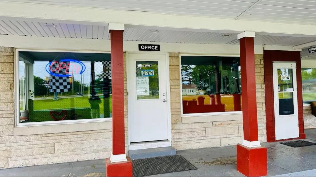 Lobby or reception in Catalina Airport Motel