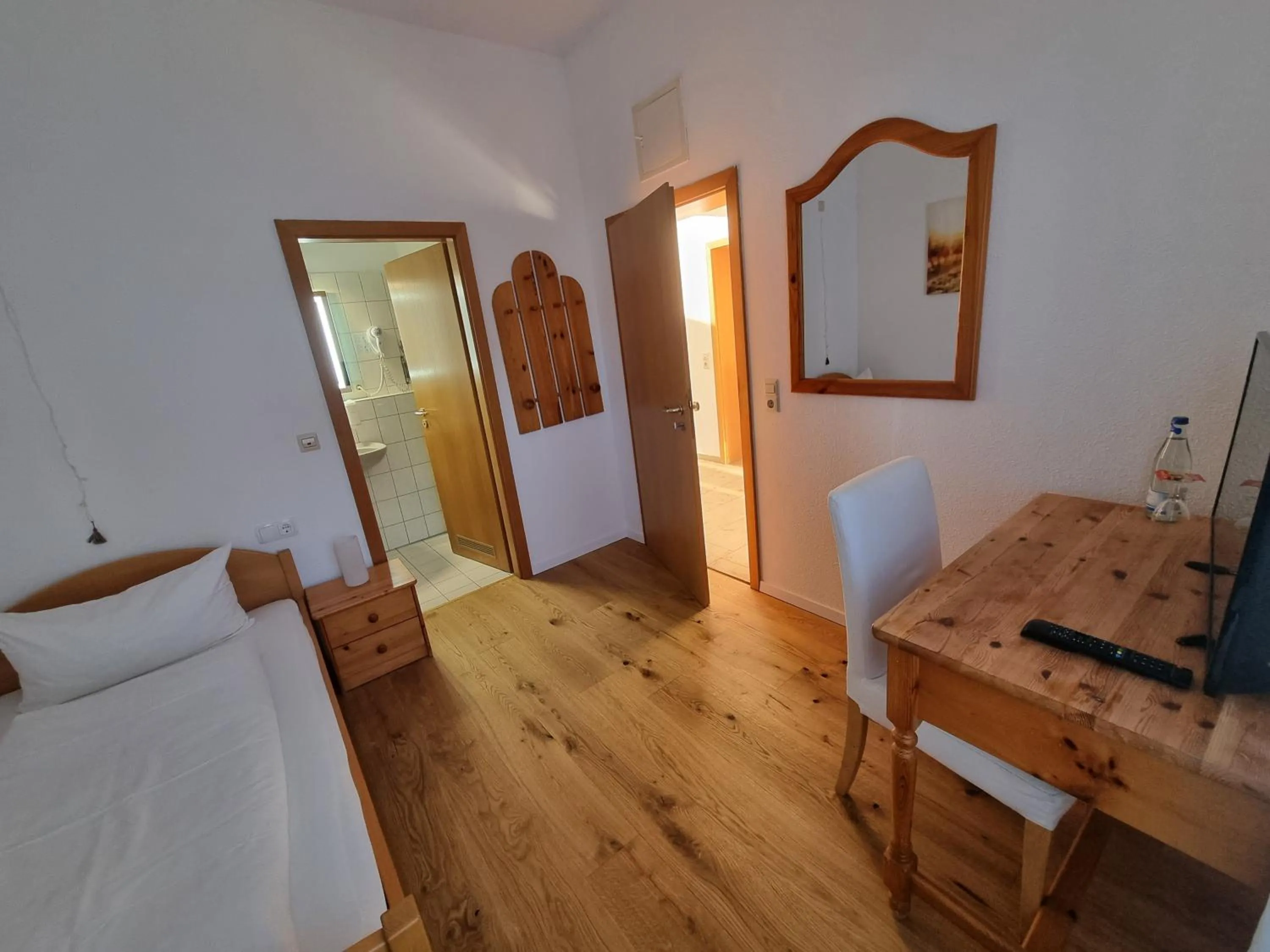 Bedroom, Bed in Hotel & Restaurant Tanne