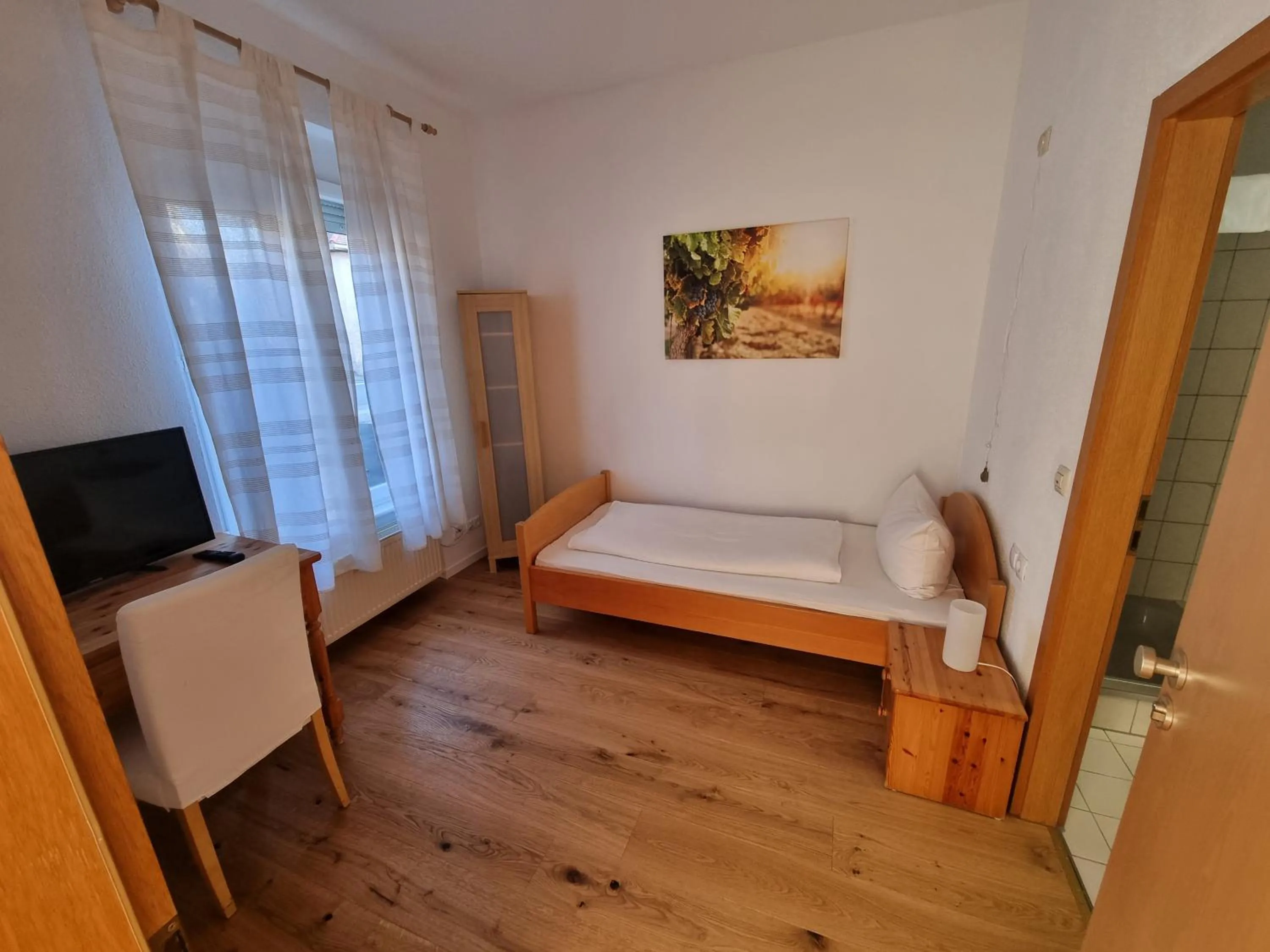 Bedroom, Bed in Hotel & Restaurant Tanne