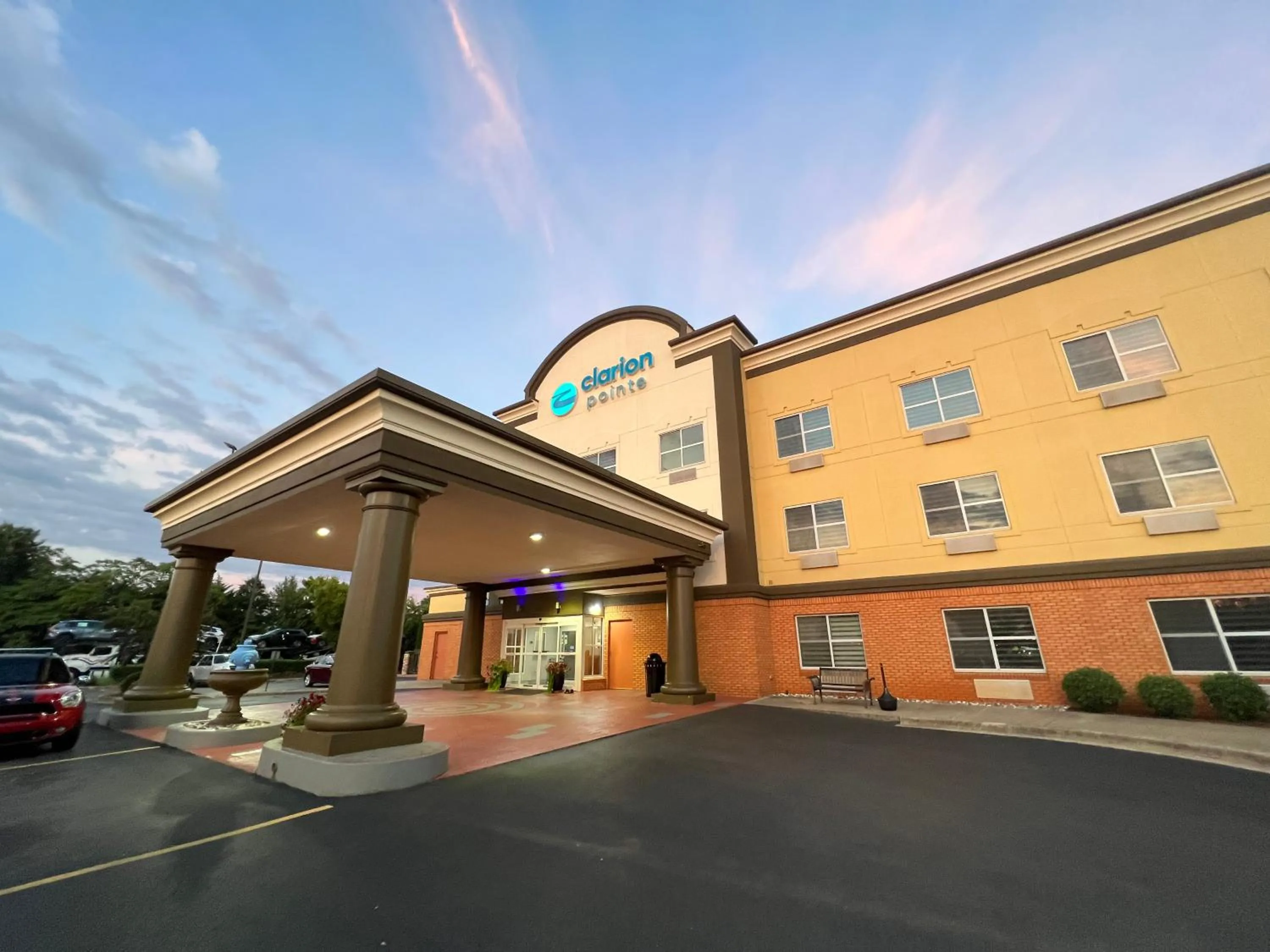 Property building in Clarion Pointe Madison-Huntsville