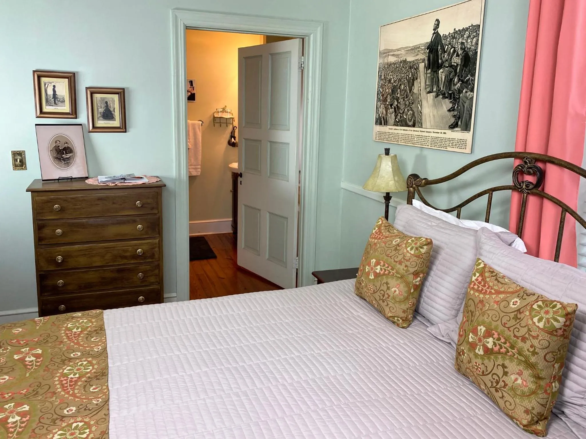 Bed in Lightner Farmhouse B&B