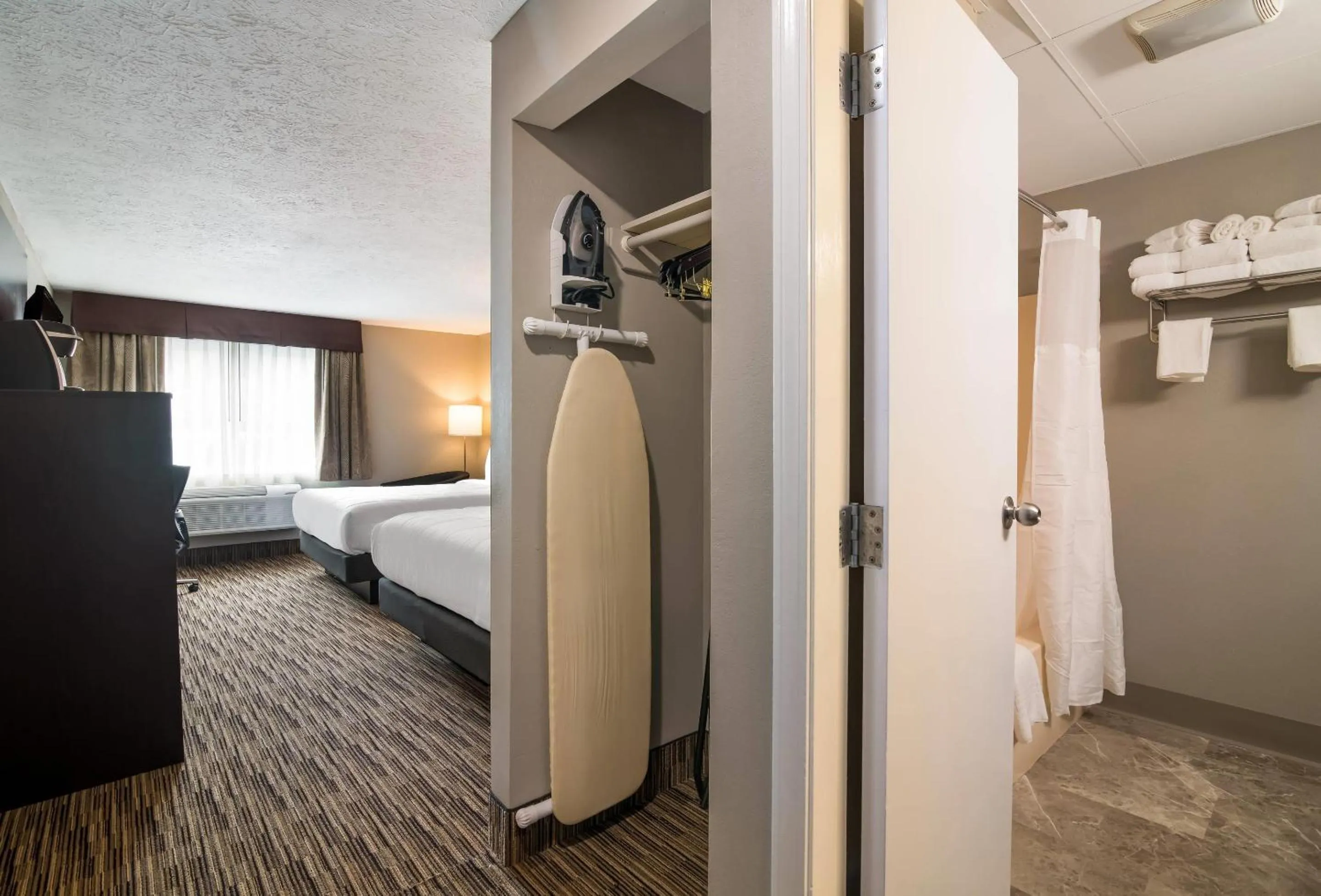 Bedroom, Bed in Quality Inn & Suites South Portland