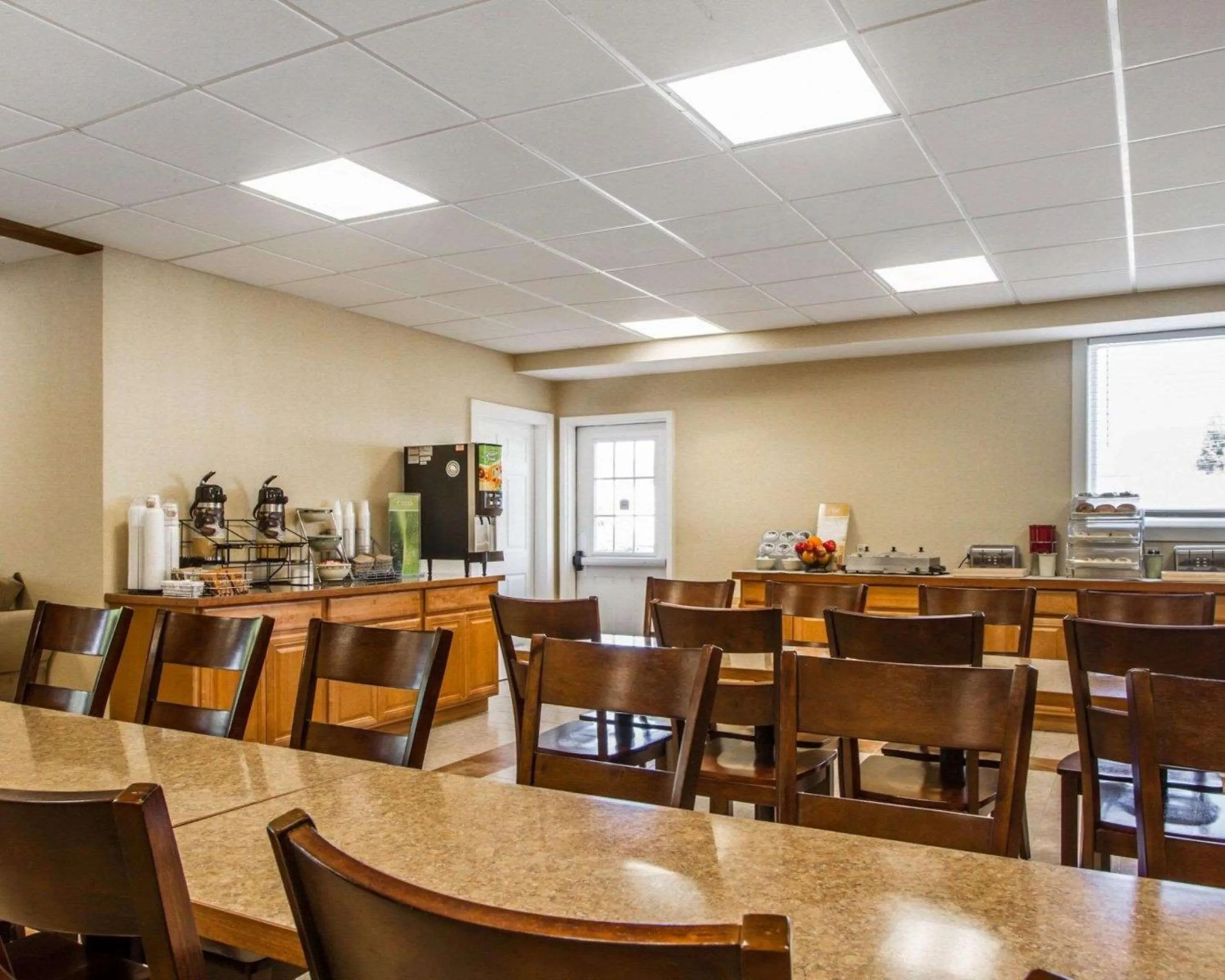 Restaurant/places to eat in Quality Inn & Suites South Portland