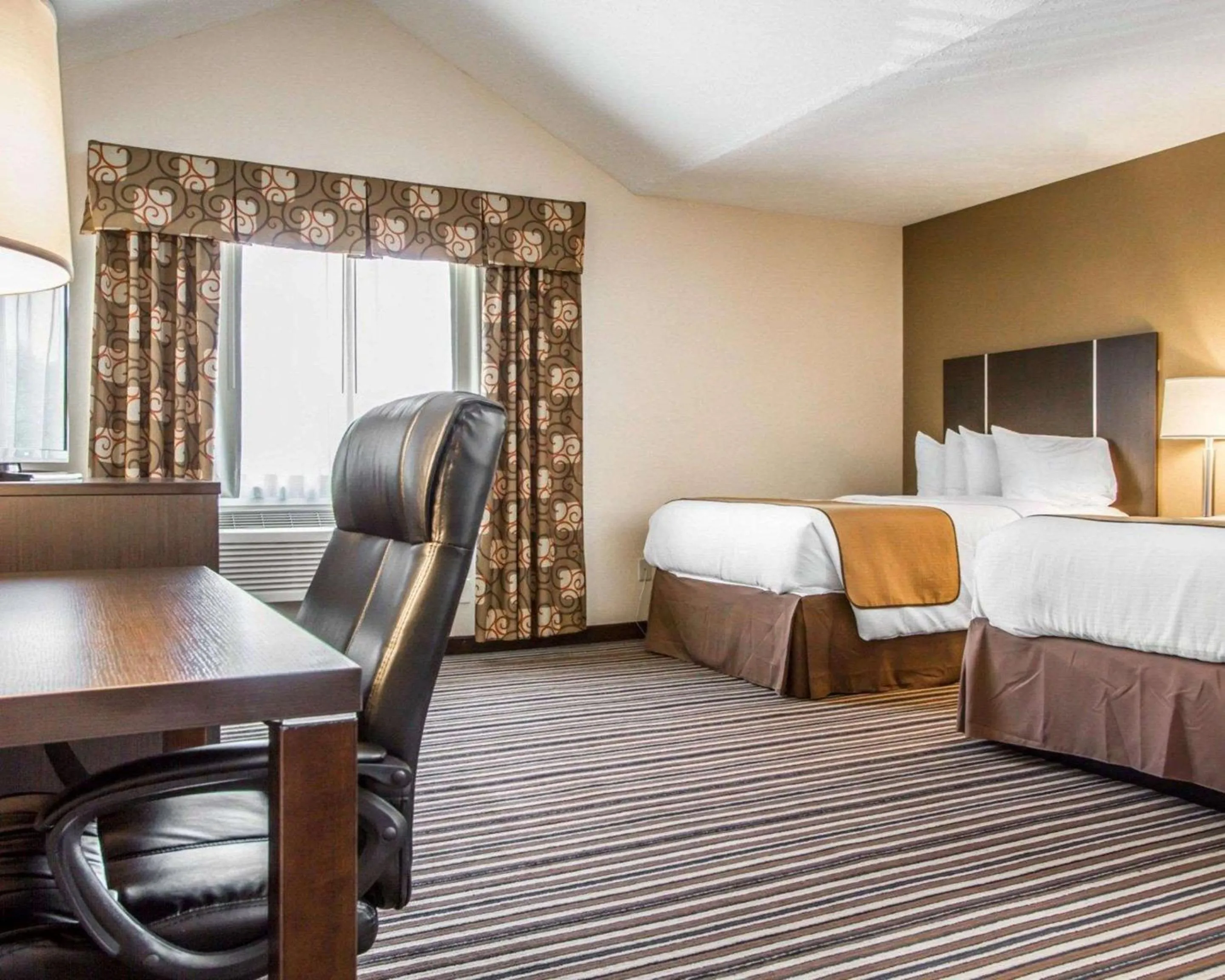 Bedroom, Bed in Quality Inn & Suites South Portland
