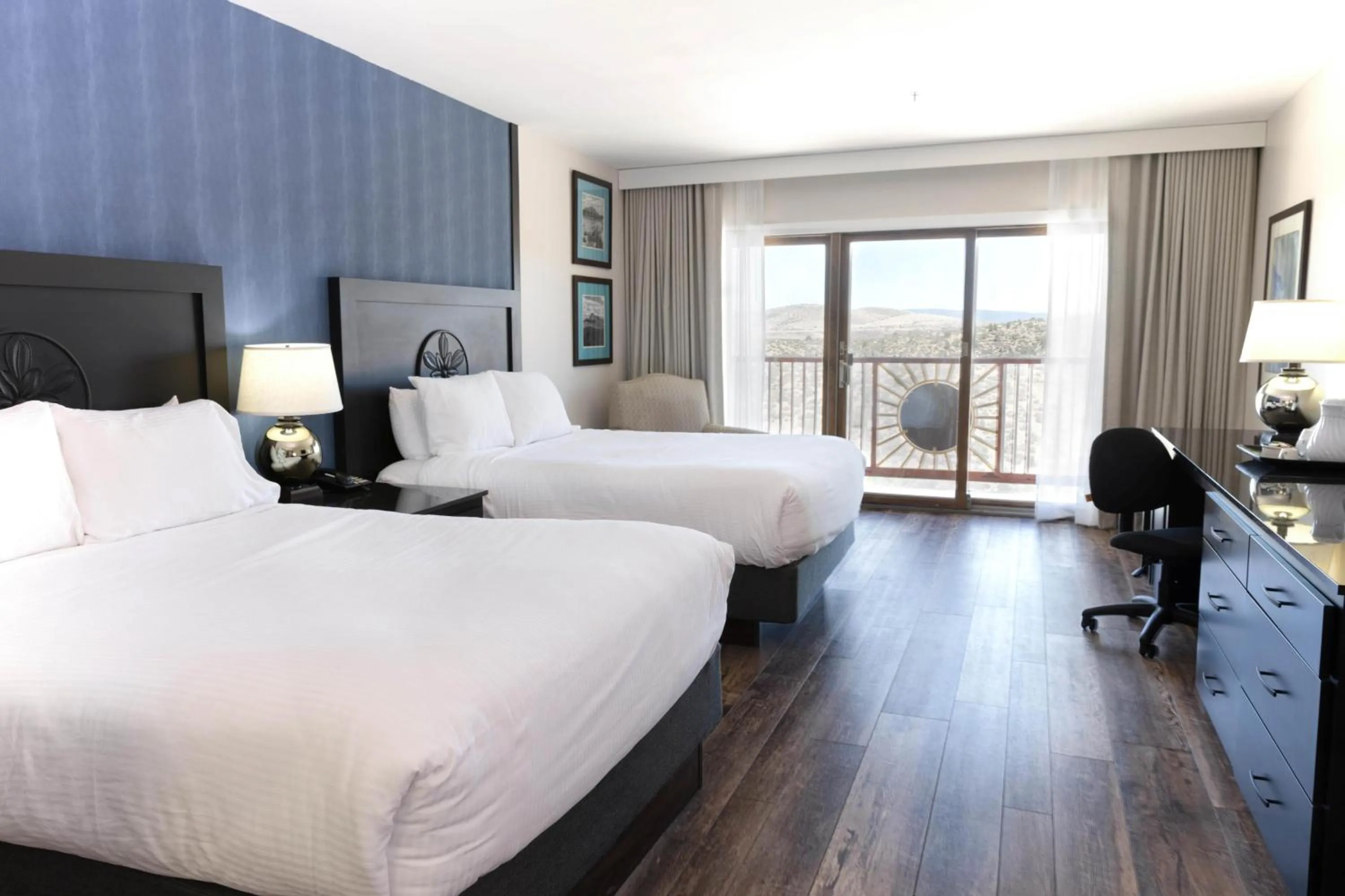 Bedroom, Bed in Prescott Resort & Conference Center