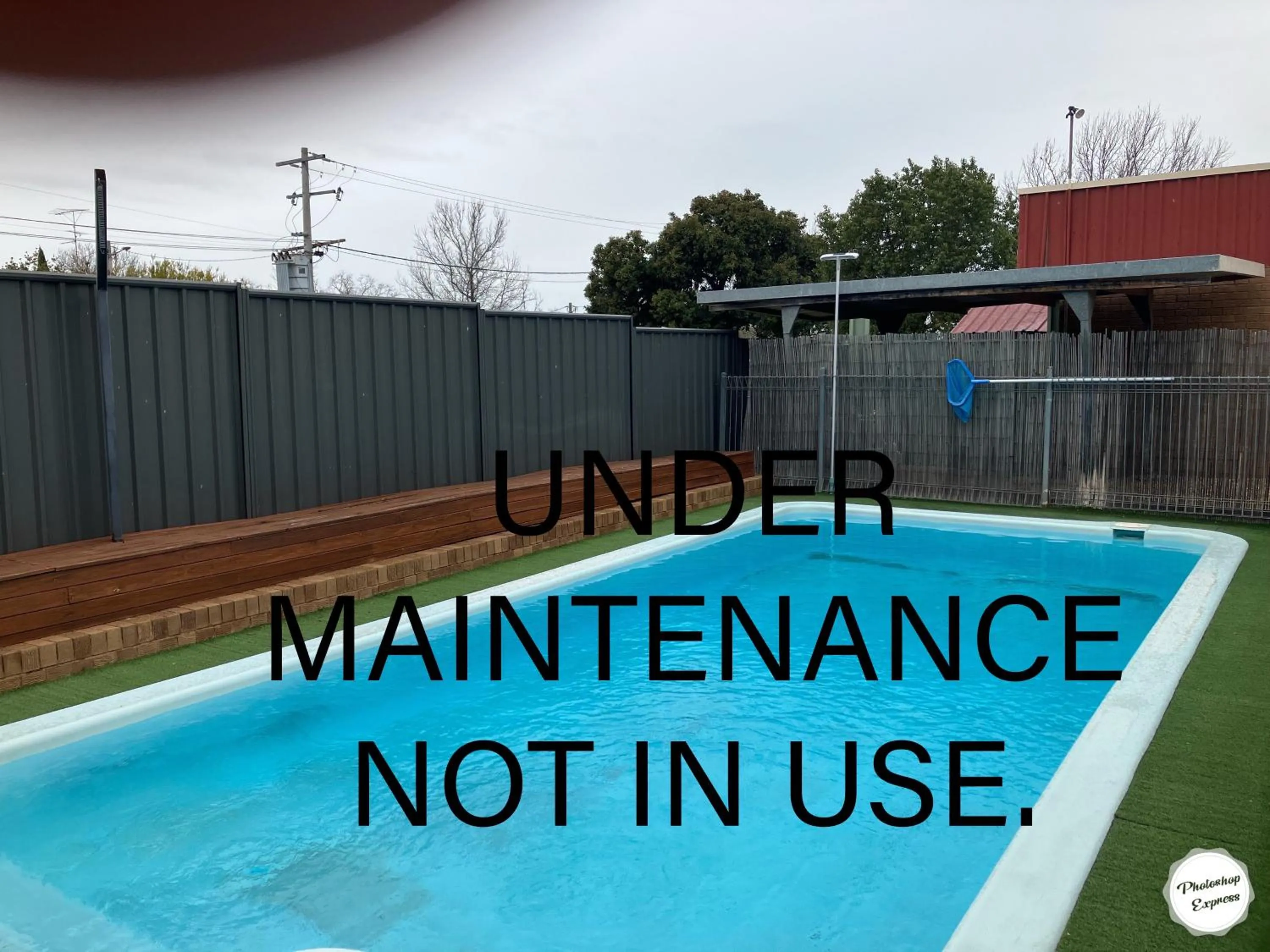 Swimming pool in Camellia Motel