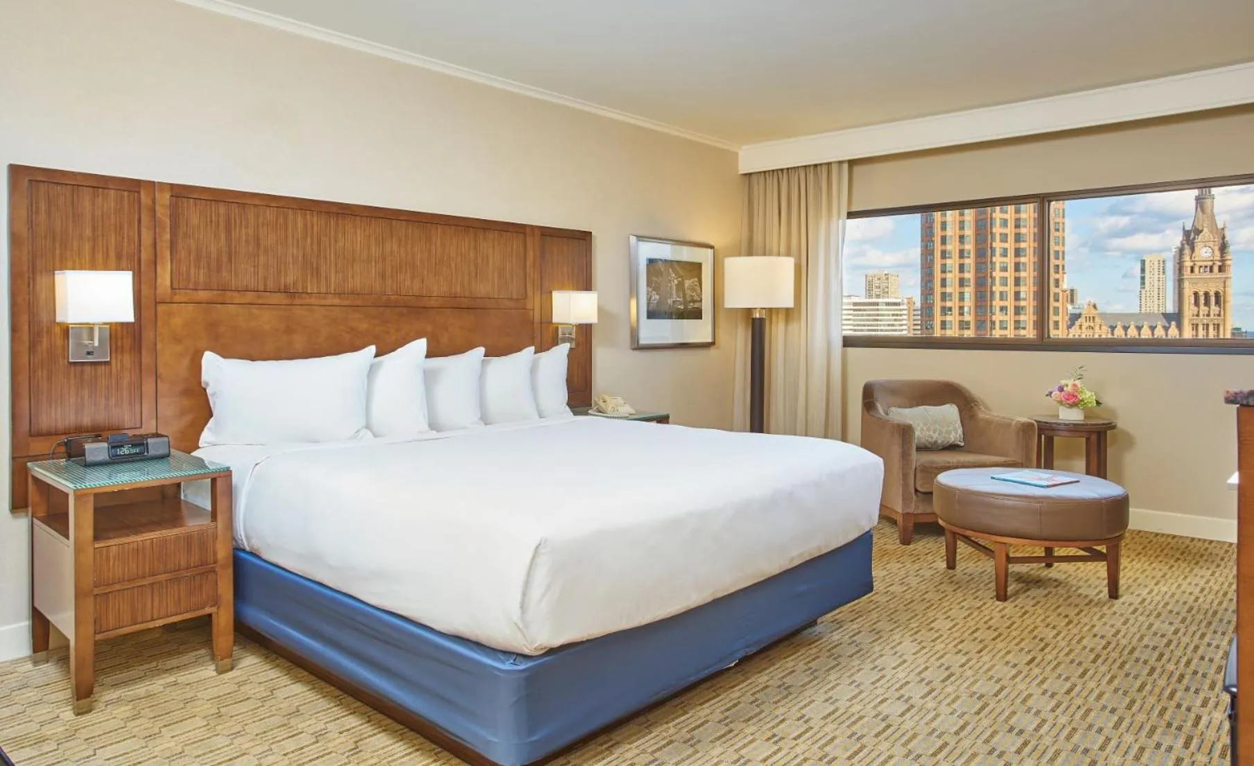 Bed in Hyatt Regency Milwaukee