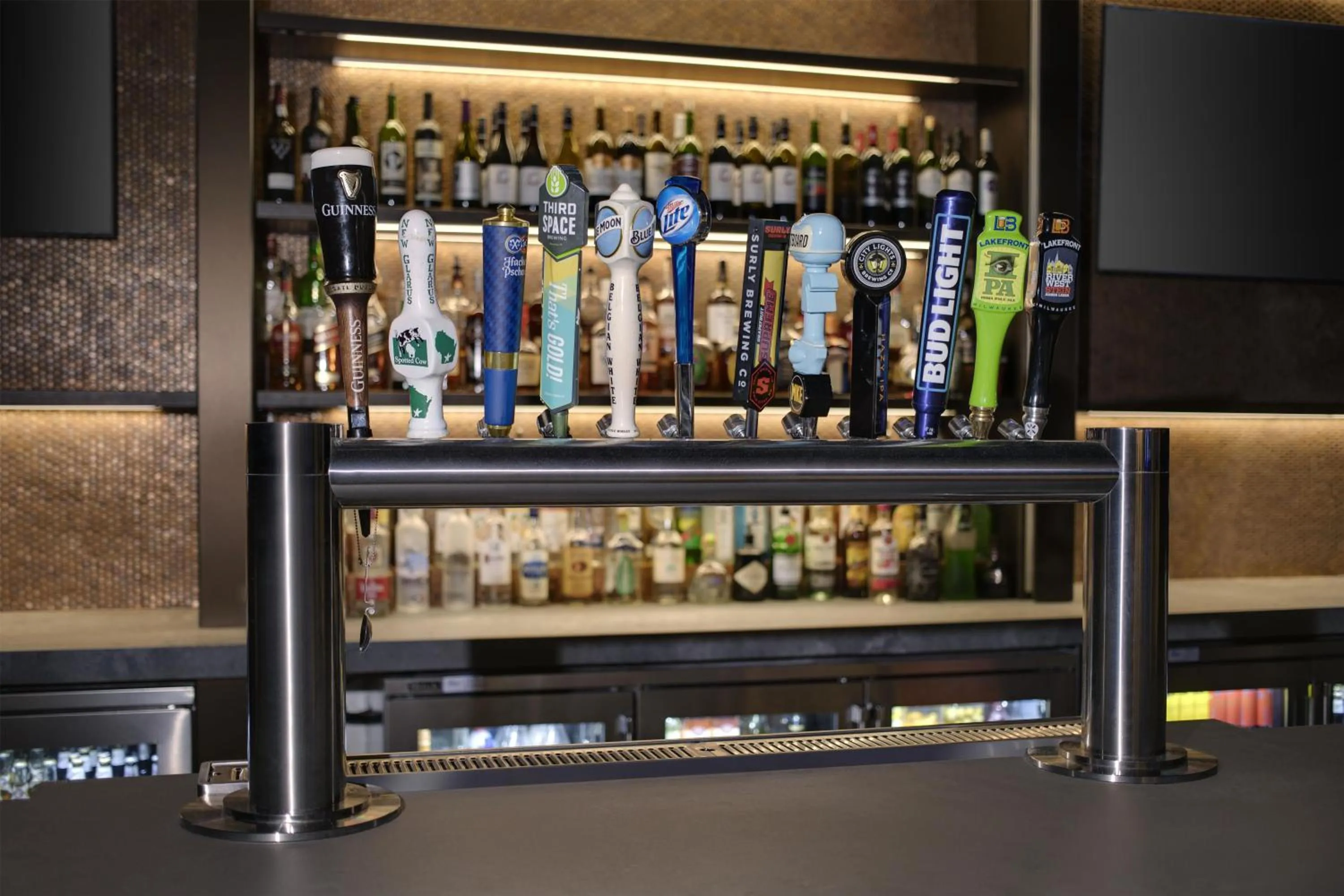 Lounge or bar in Hyatt Regency Milwaukee