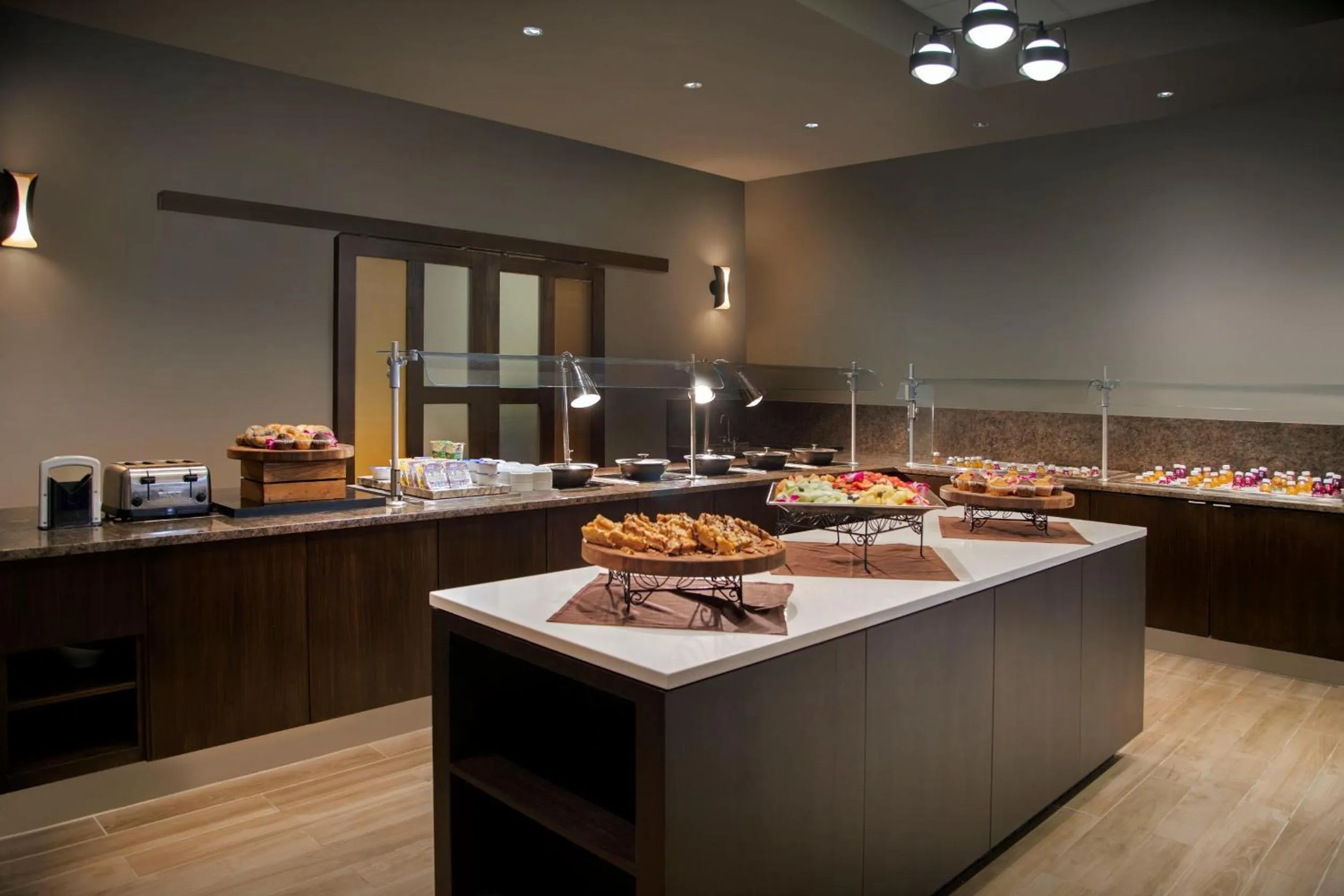 Restaurant/places to eat in Hyatt Regency Milwaukee