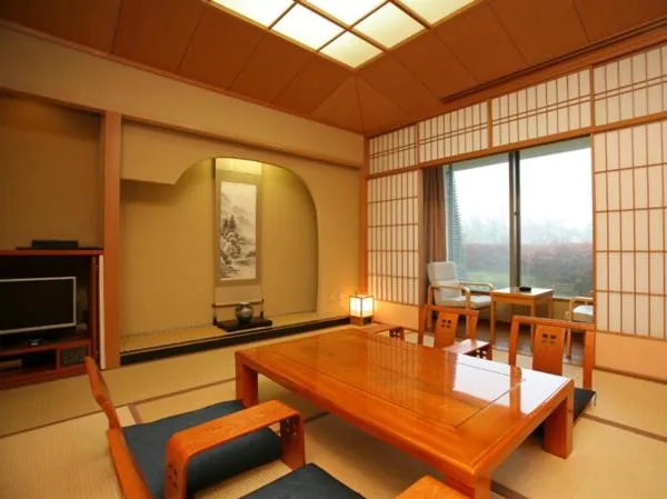 Dining area in Izumigo Kiyosato Kogen Hotel