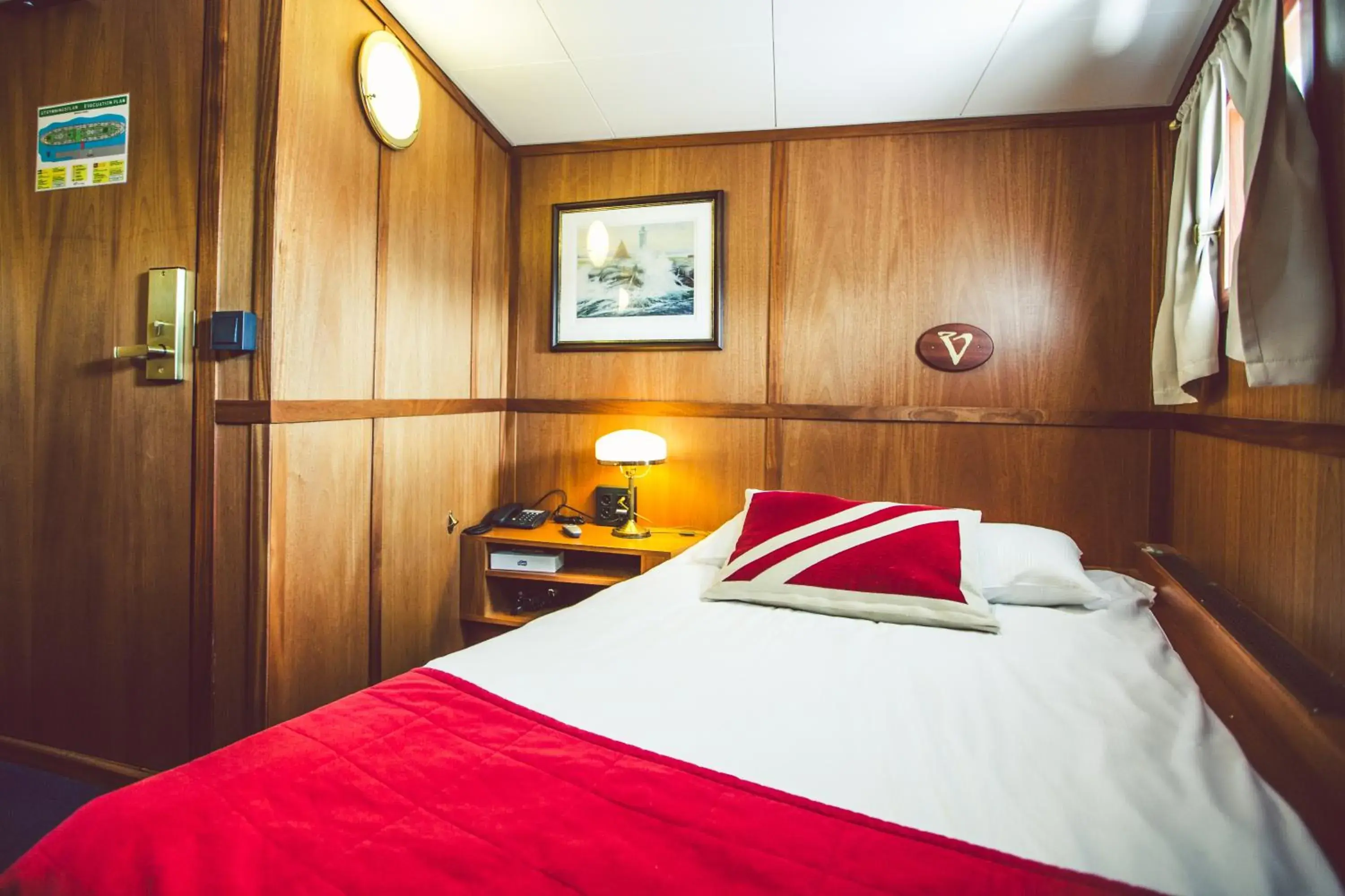 Single Room in Hotel Barken Viking Single Room in Hotel Barken Viking