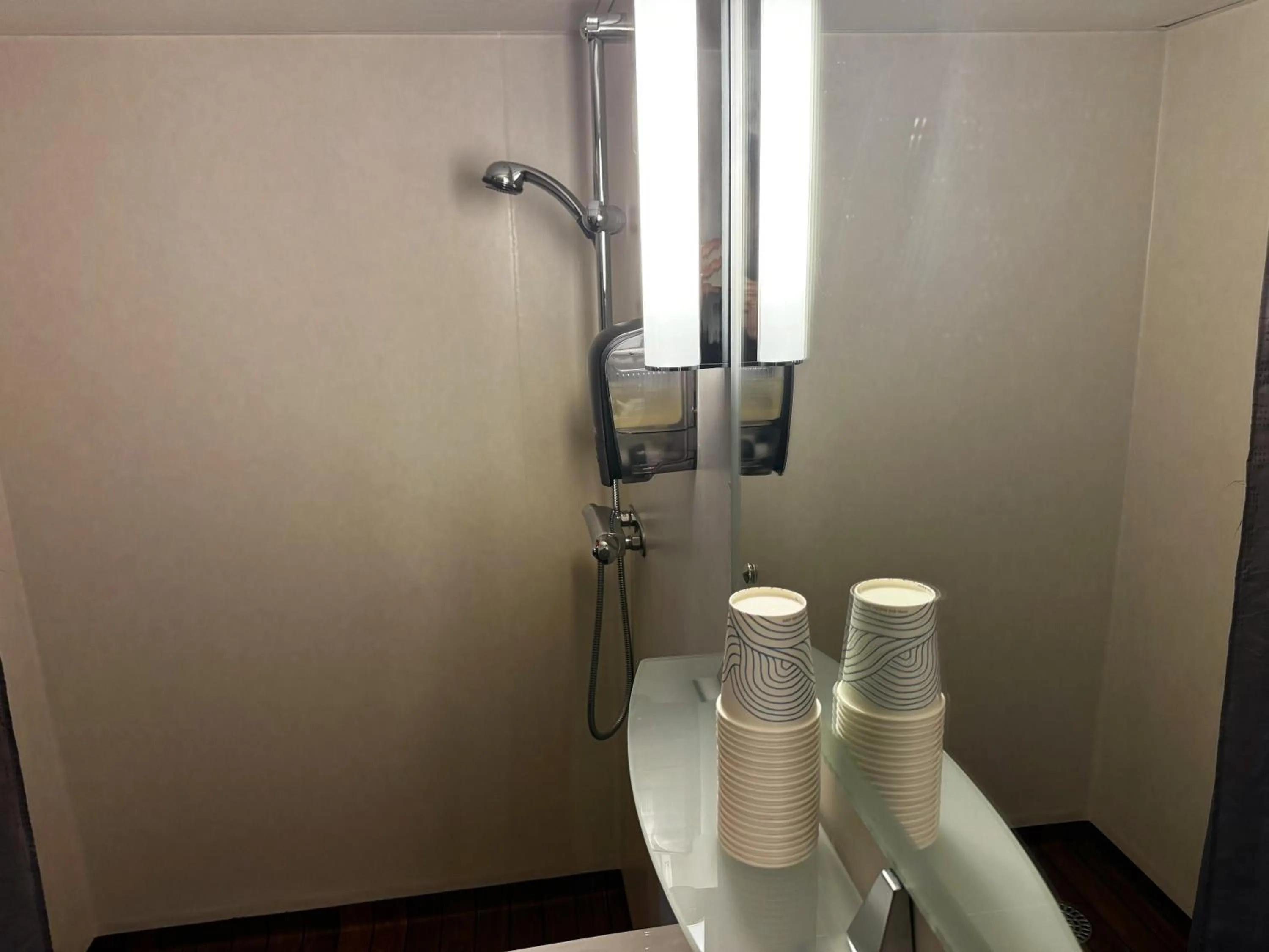 Bathroom in Hotel Barken Viking