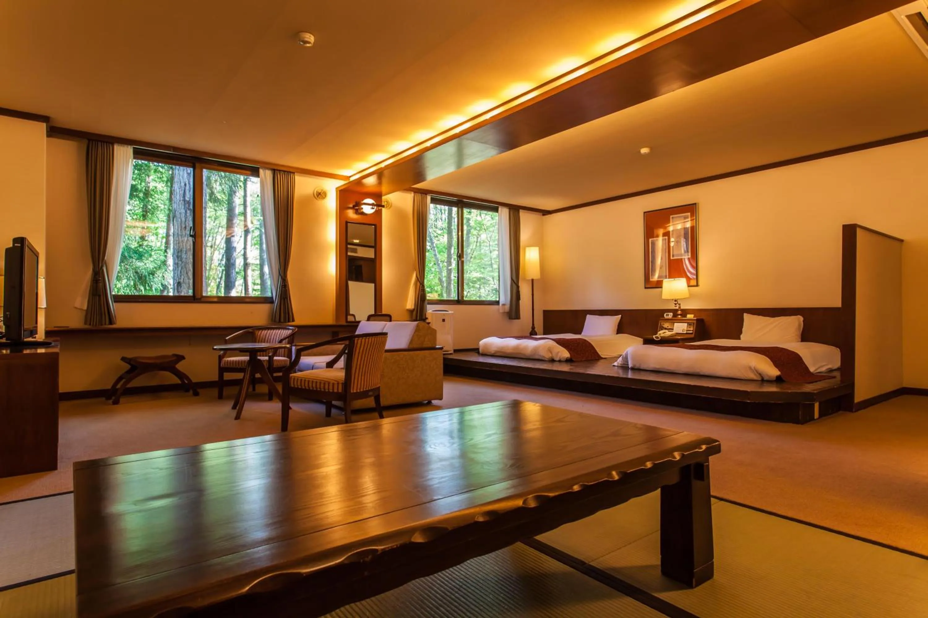 Photo of the whole room, Bed in Takayama Wan Wan Paradise Hotel & Cottage