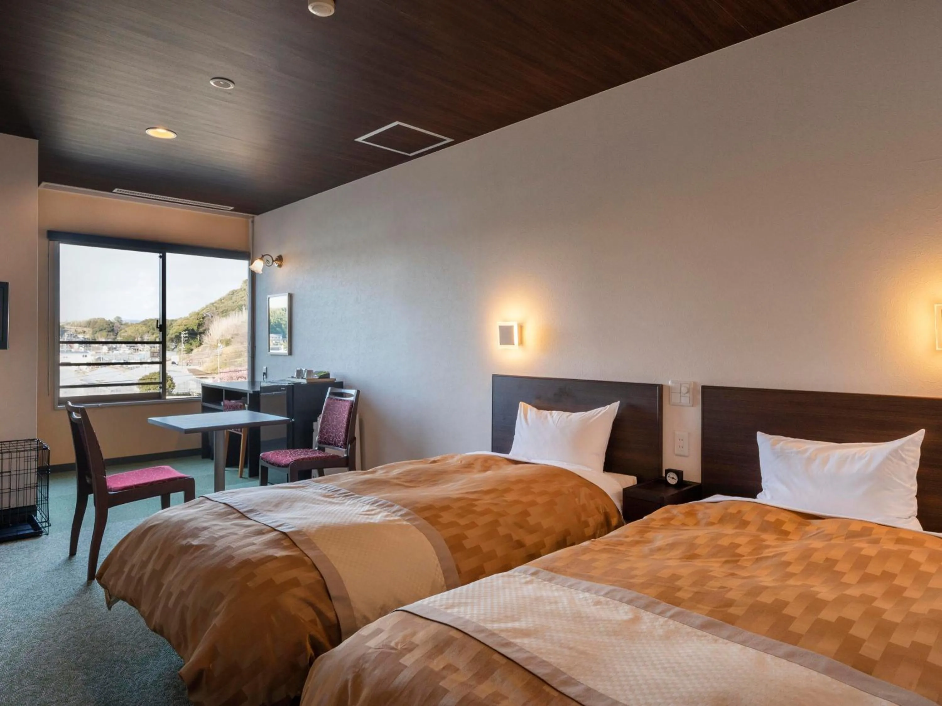 Photo of the whole room, Bed in Hamanako Wan Wan Paradise Hotel