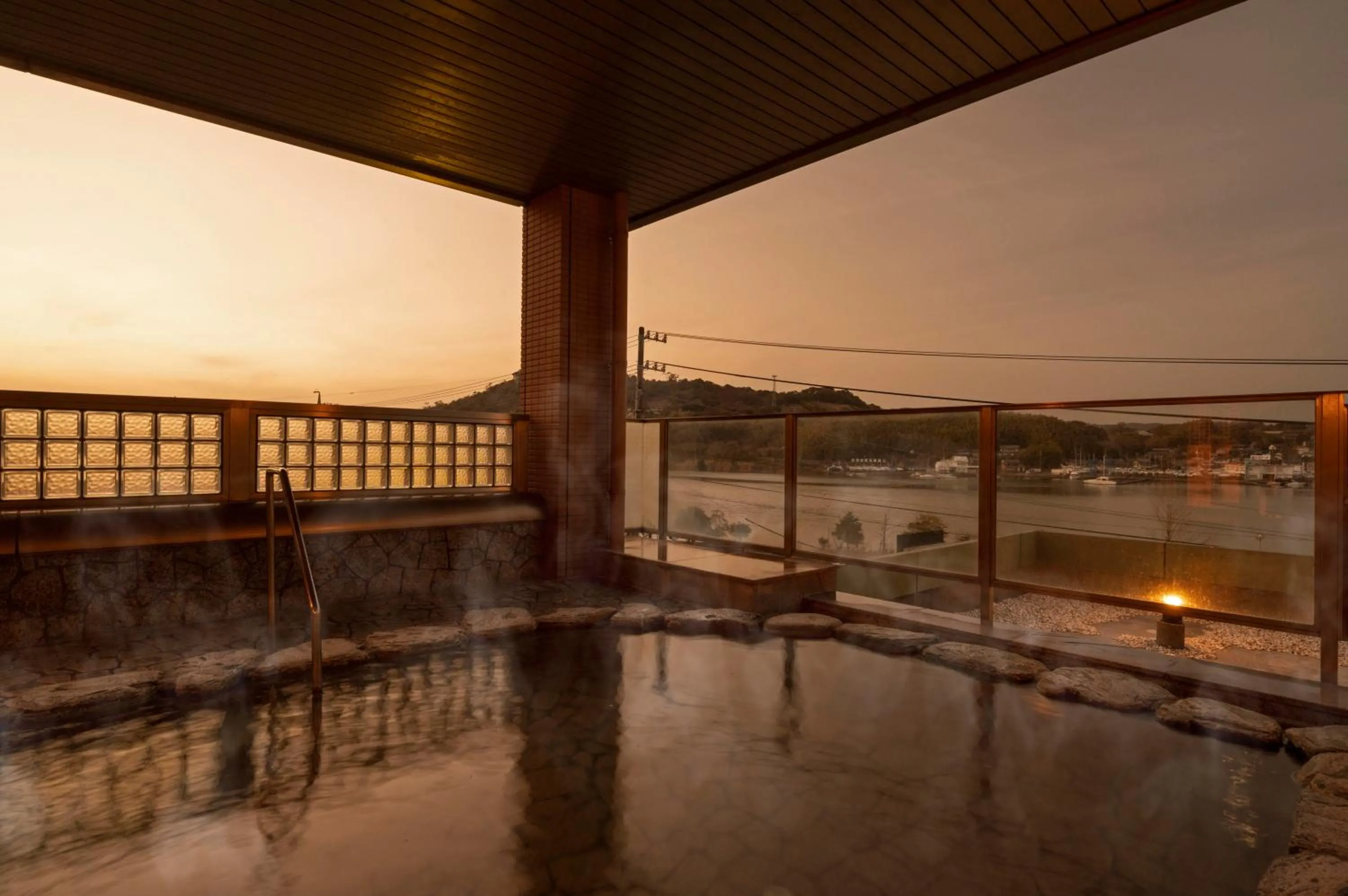 Hot Spring Bath in Hamanako Wan Wan Paradise Hotel