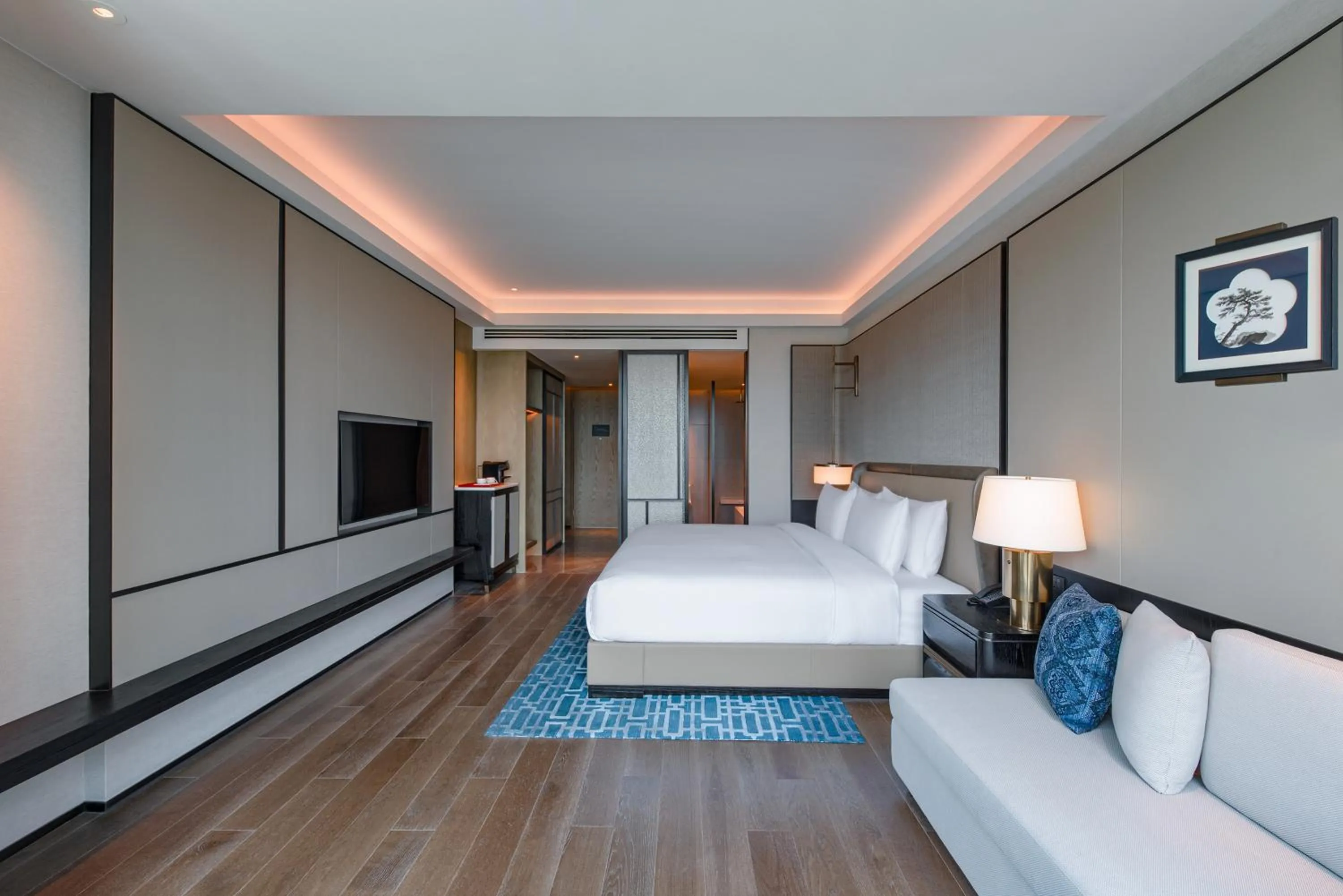 Photo of the whole room, Bed in Empark Grand Hotel Beijing