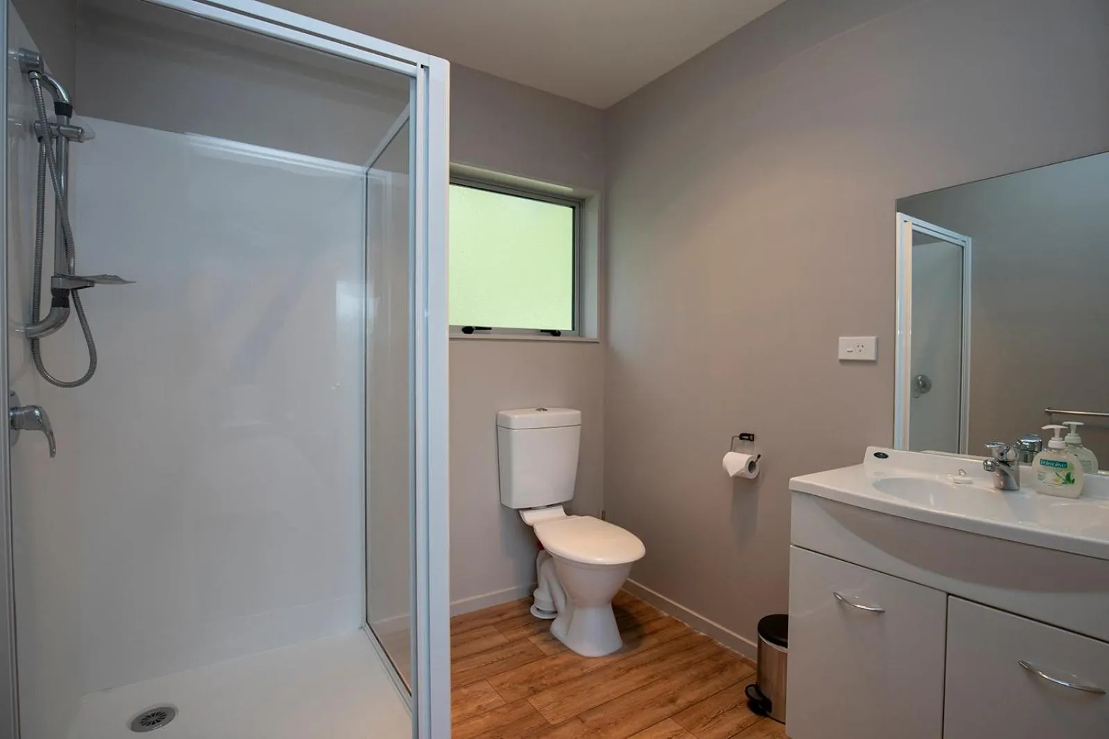 Shower in Punakaiki Beachfront Motels