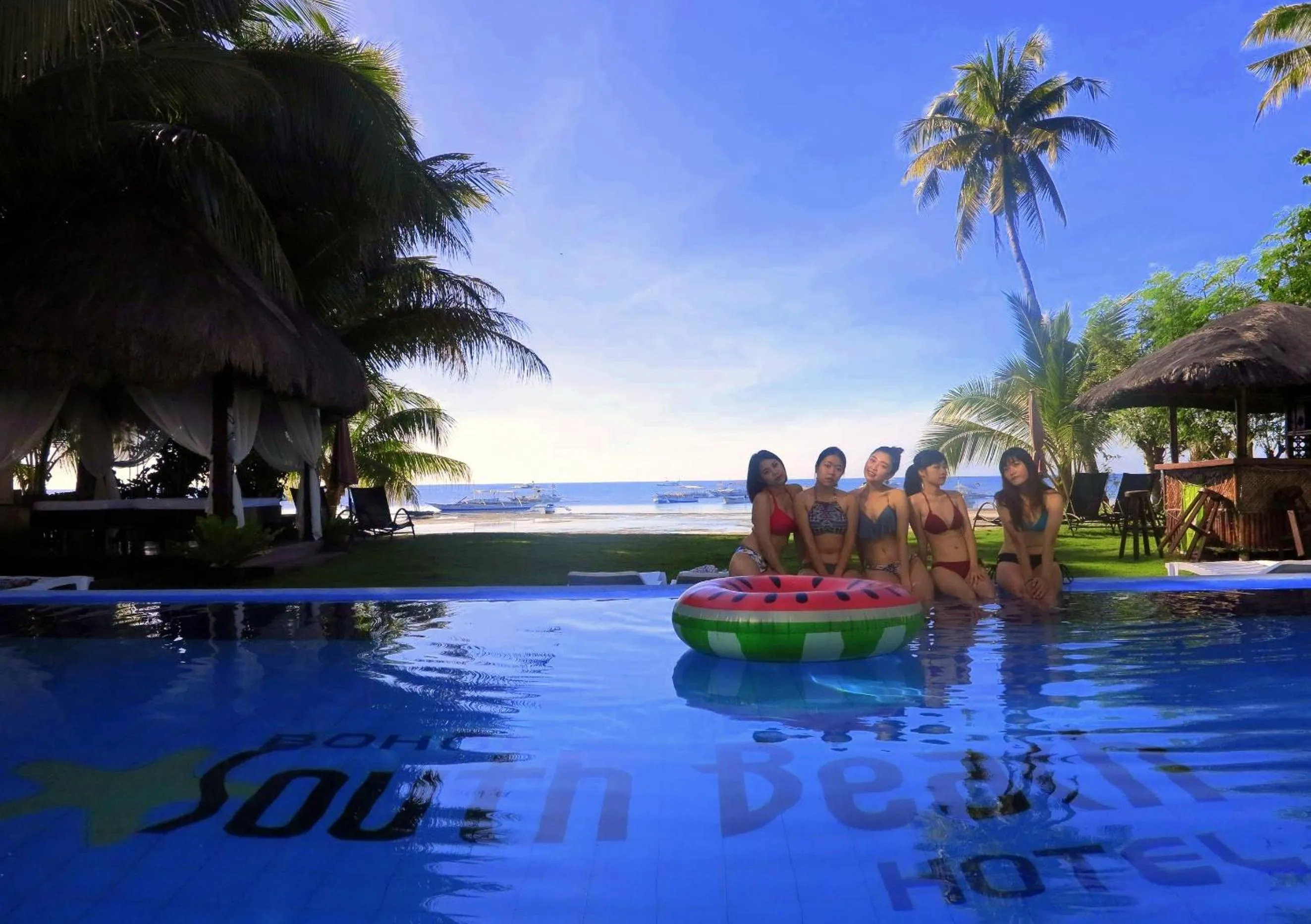 Swimming pool in Bohol South Beach Hotel