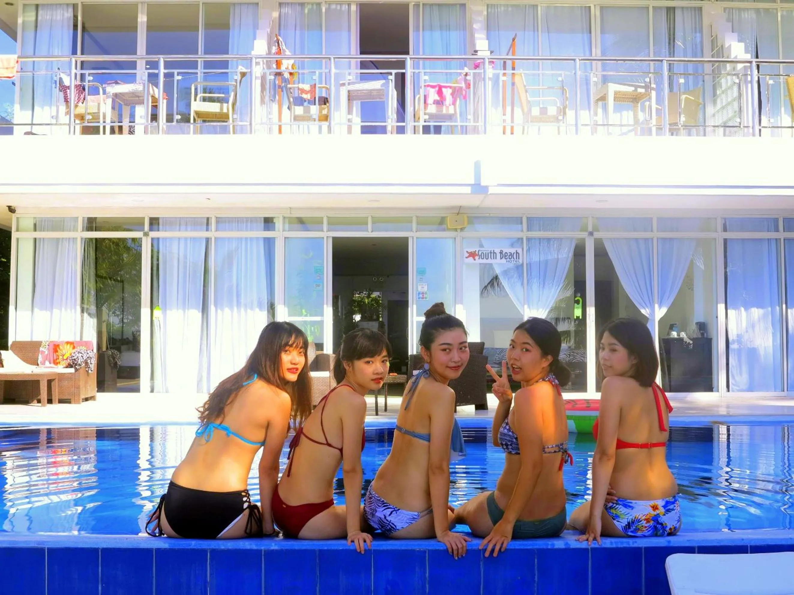 Swimming pool in Bohol South Beach Hotel