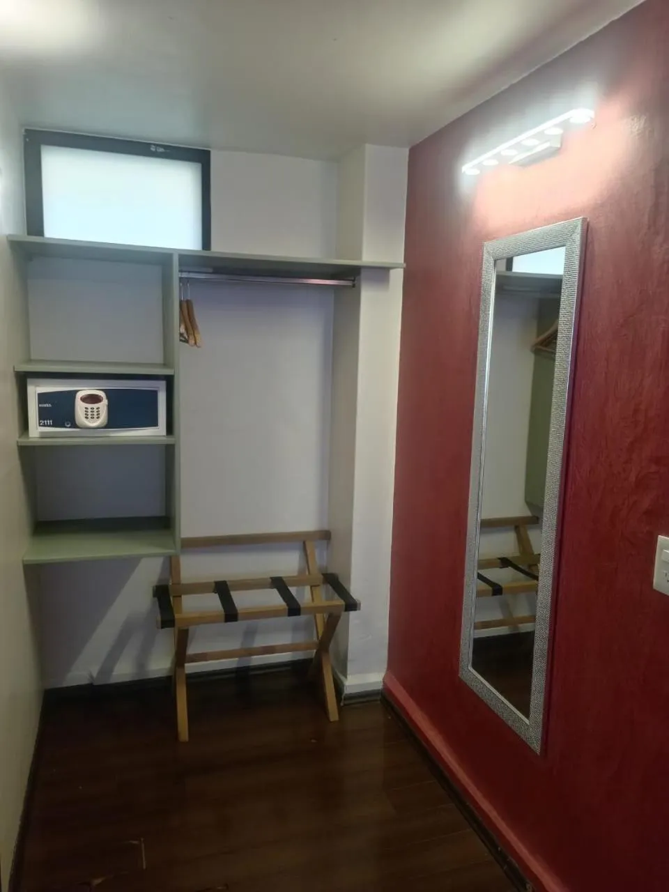 wardrobe in Centro 19 Hotel