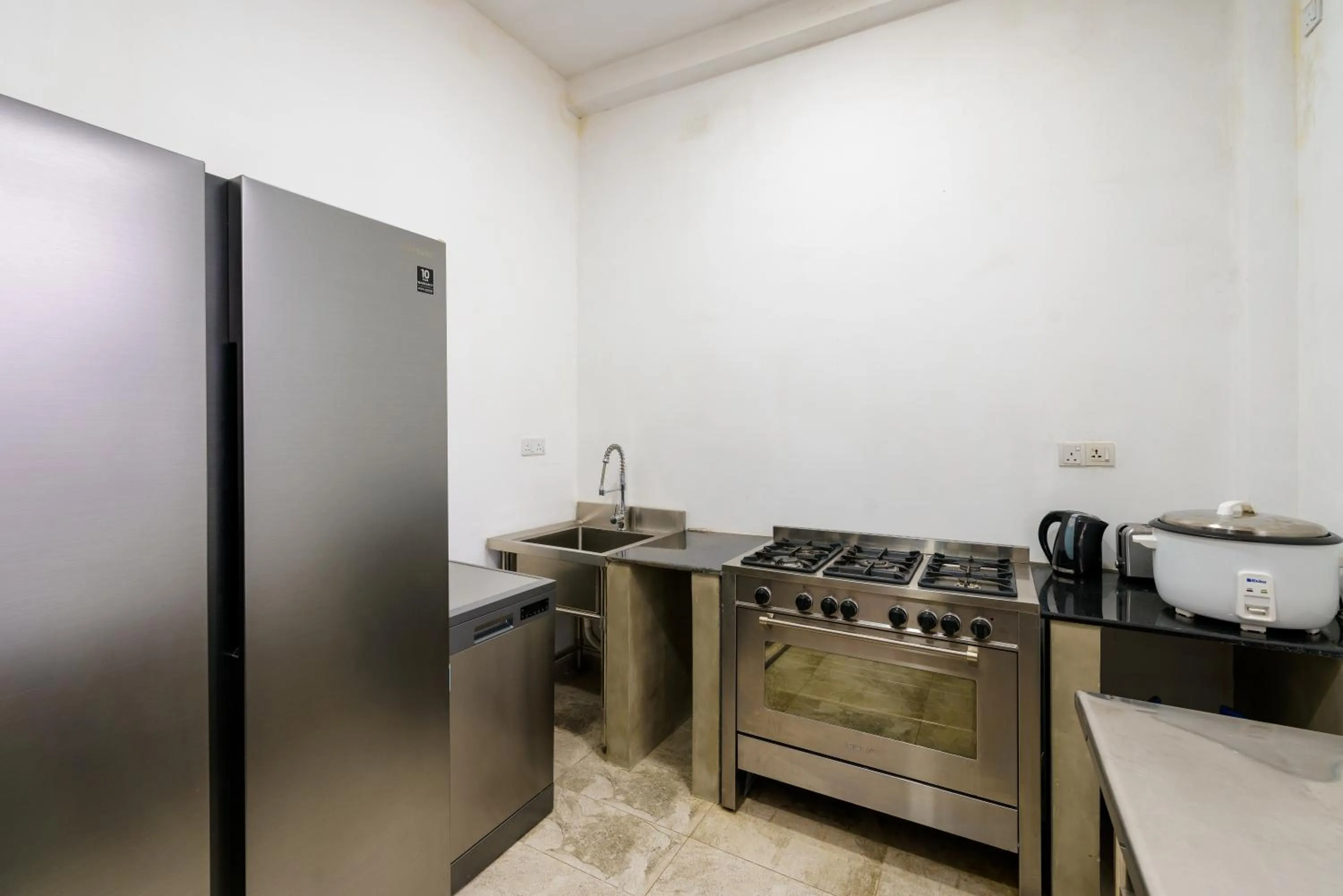 Kitchen or kitchenette in Angam Villas Colombo