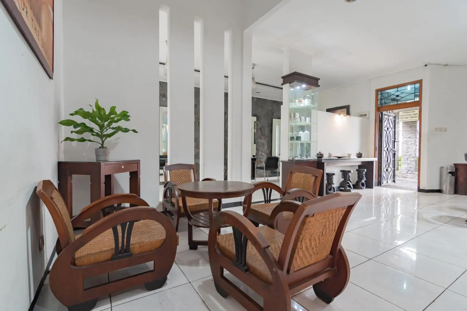 Living room in Imelda Residence Setrasari RedPartner