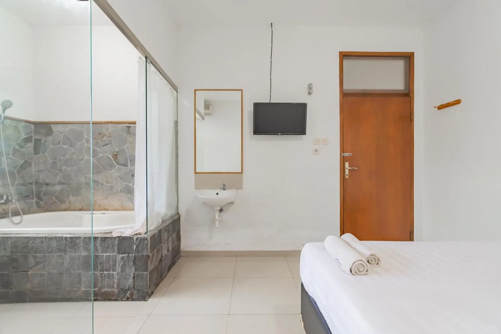 Bathroom in Imelda Residence Setrasari RedPartner