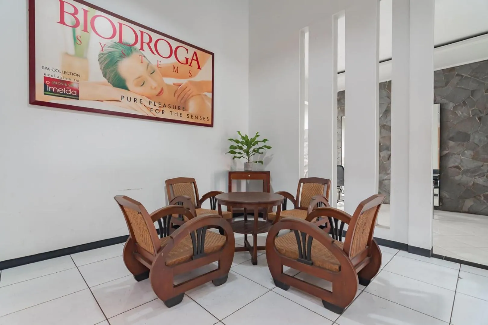 Spa and wellness centre/facilities in Imelda Residence Setrasari RedPartner