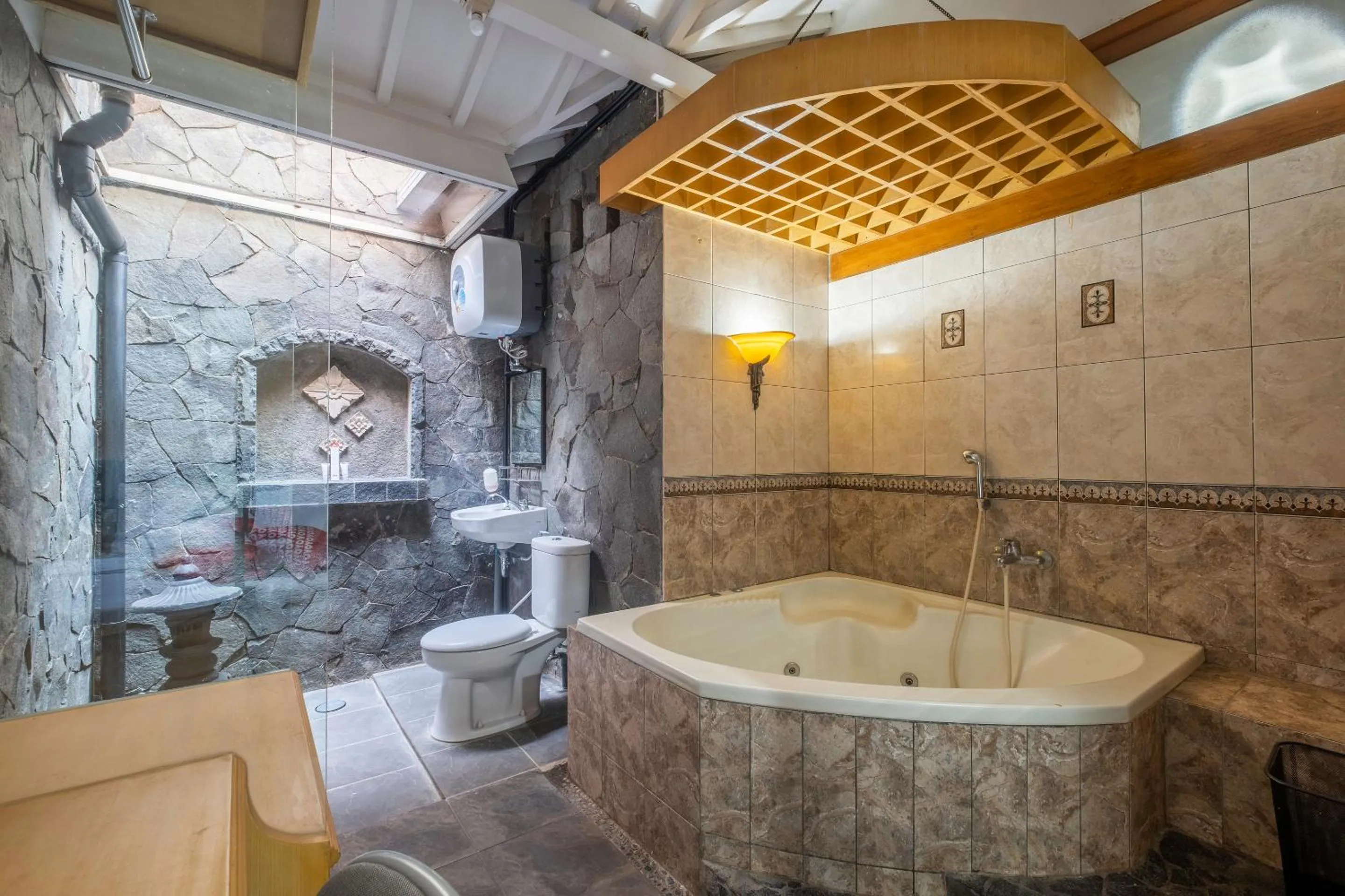 Bathroom in Imelda Residence Setrasari RedPartner