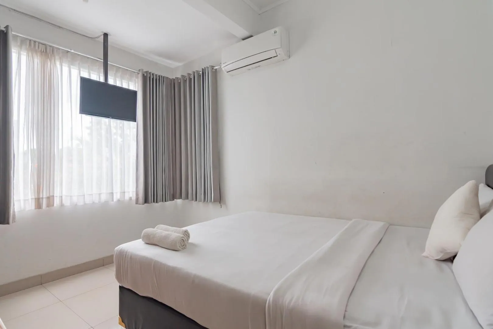 Bed in Imelda Residence Setrasari RedPartner