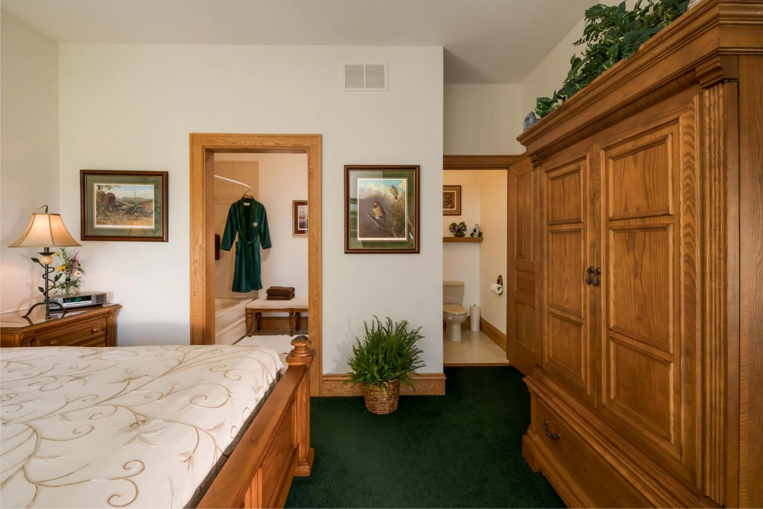 Photo of the whole room in INN AT WAWANISSEE POINT