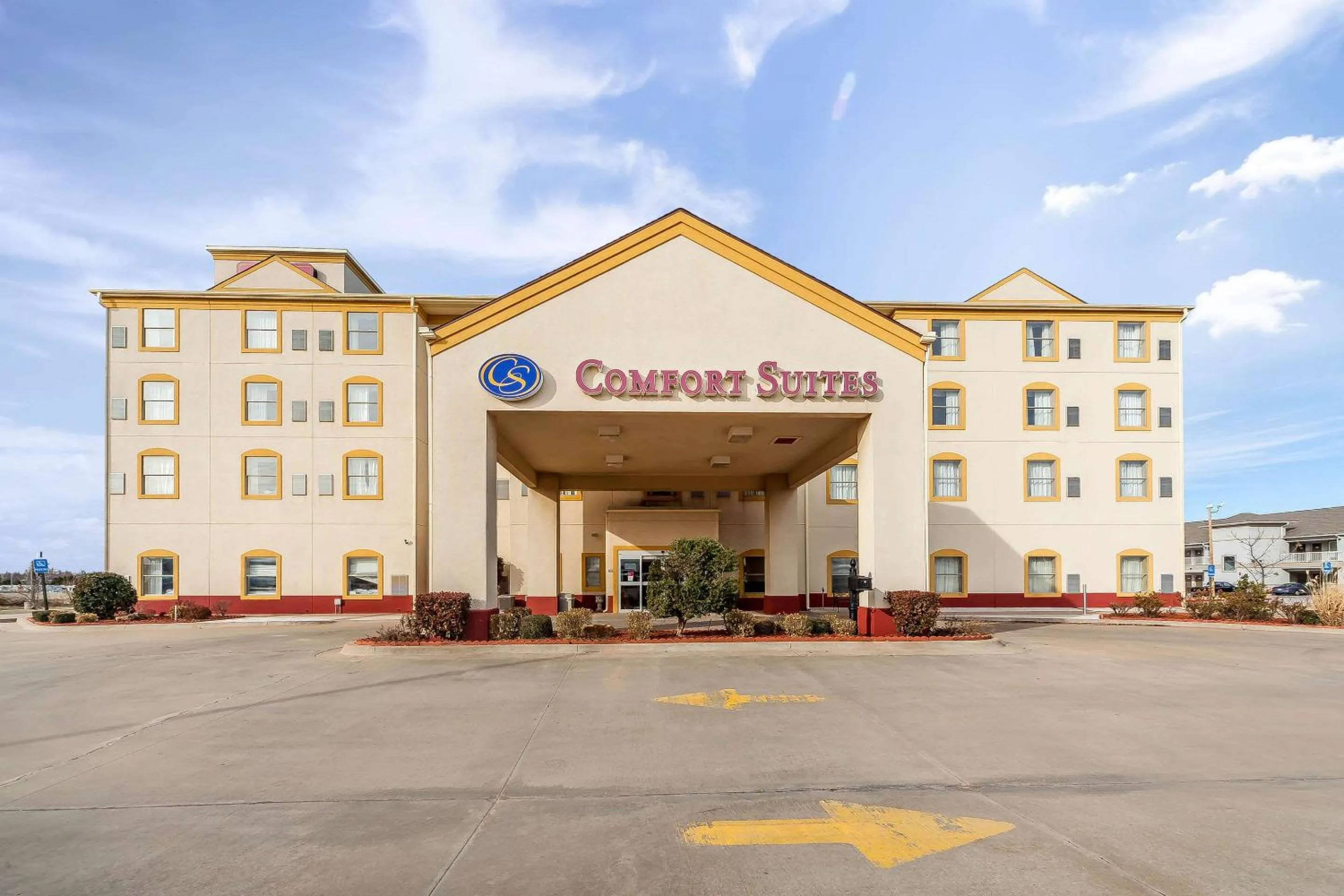 Property building in Comfort Suites Yukon - SW Oklahoma City