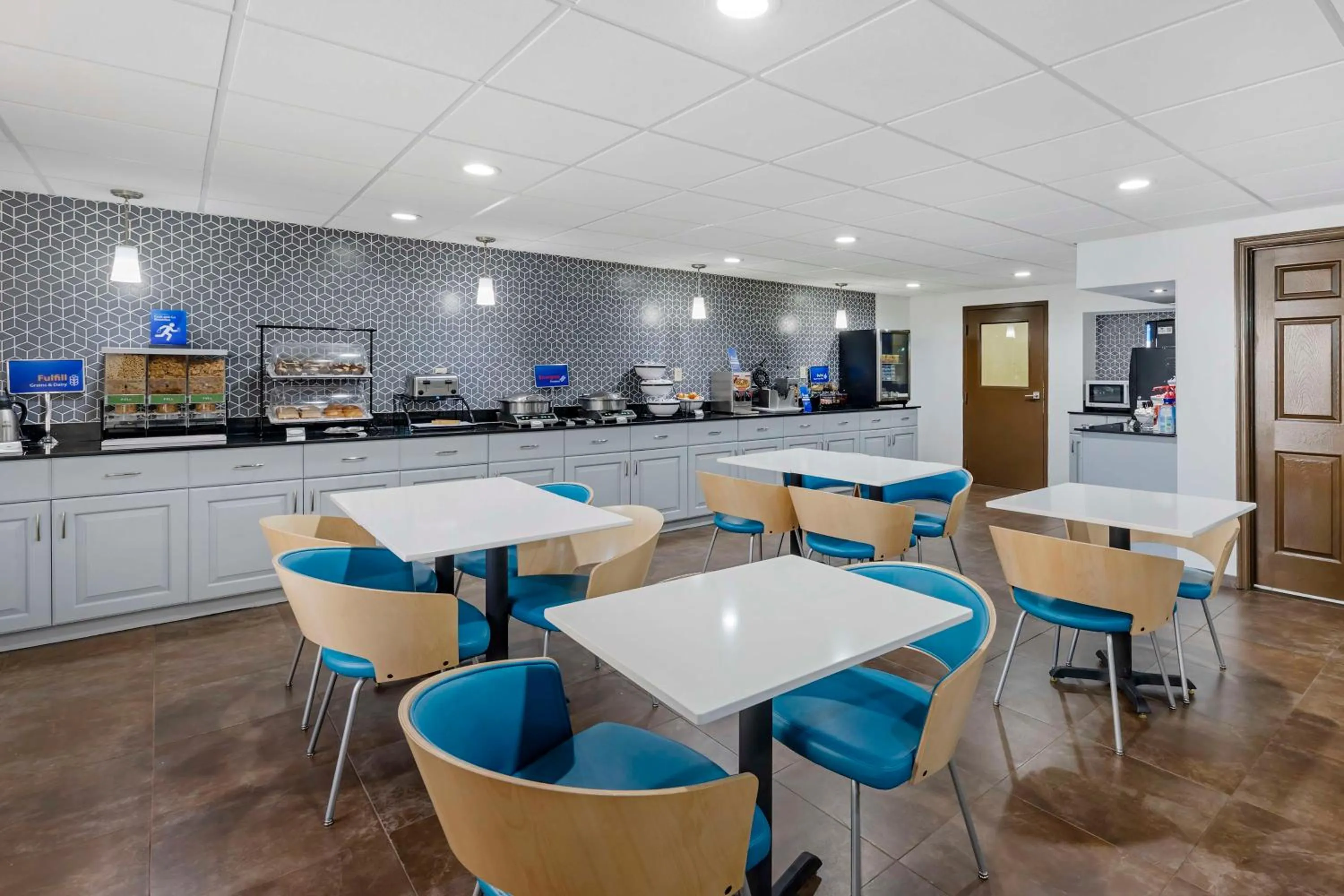 Breakfast in Best Western Kimball Inn