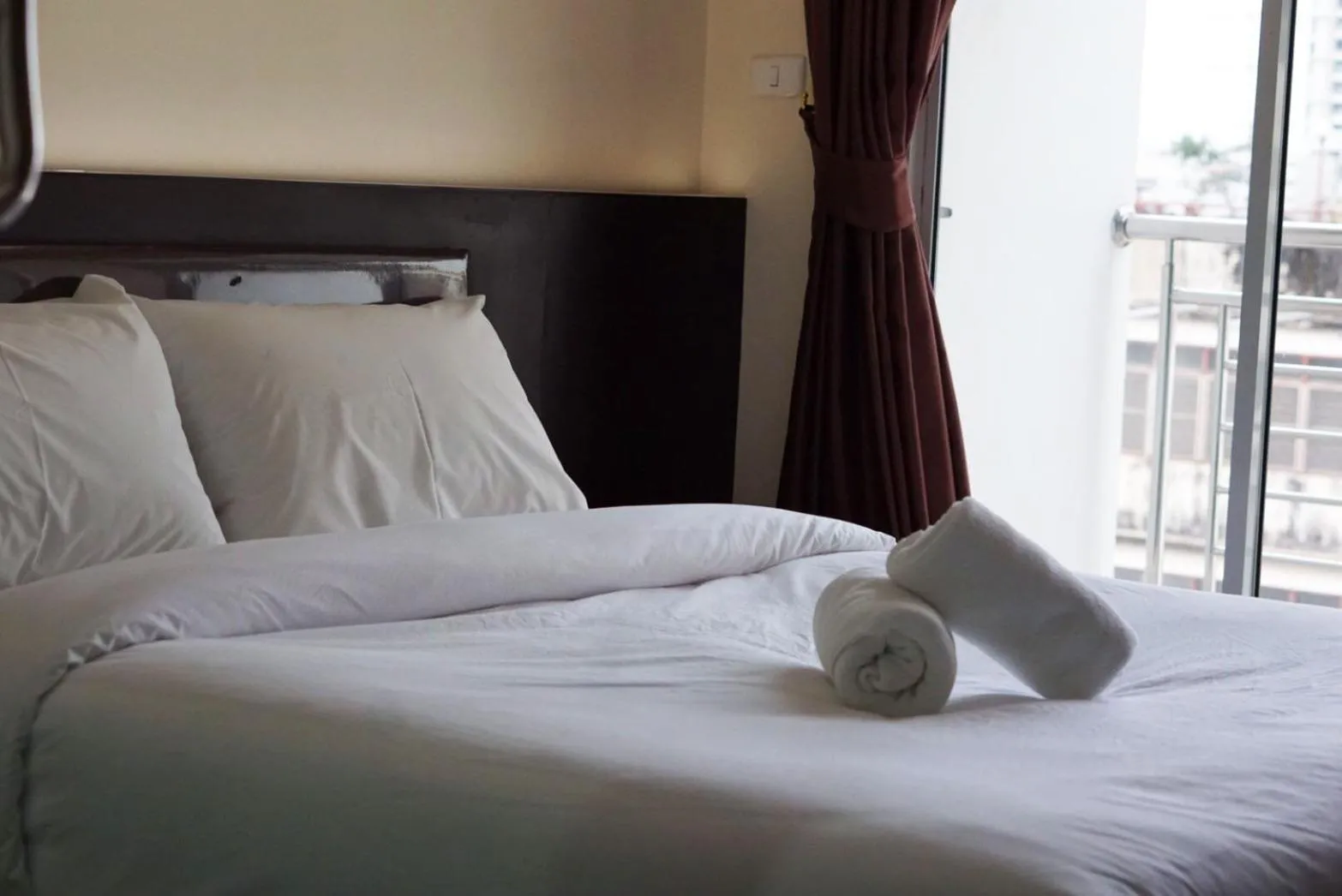 Bed in The Cosy River