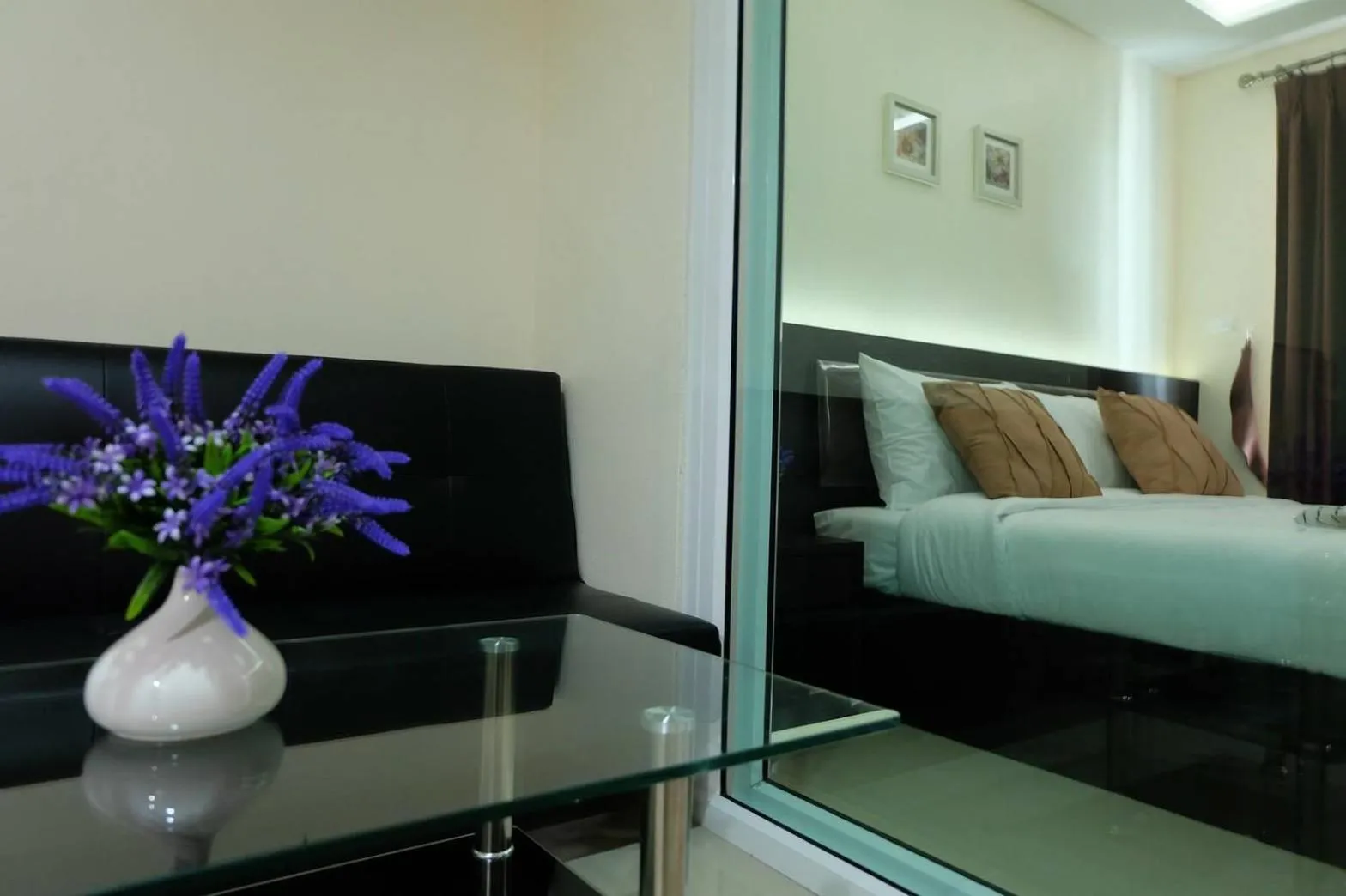 Bed in The Cosy River