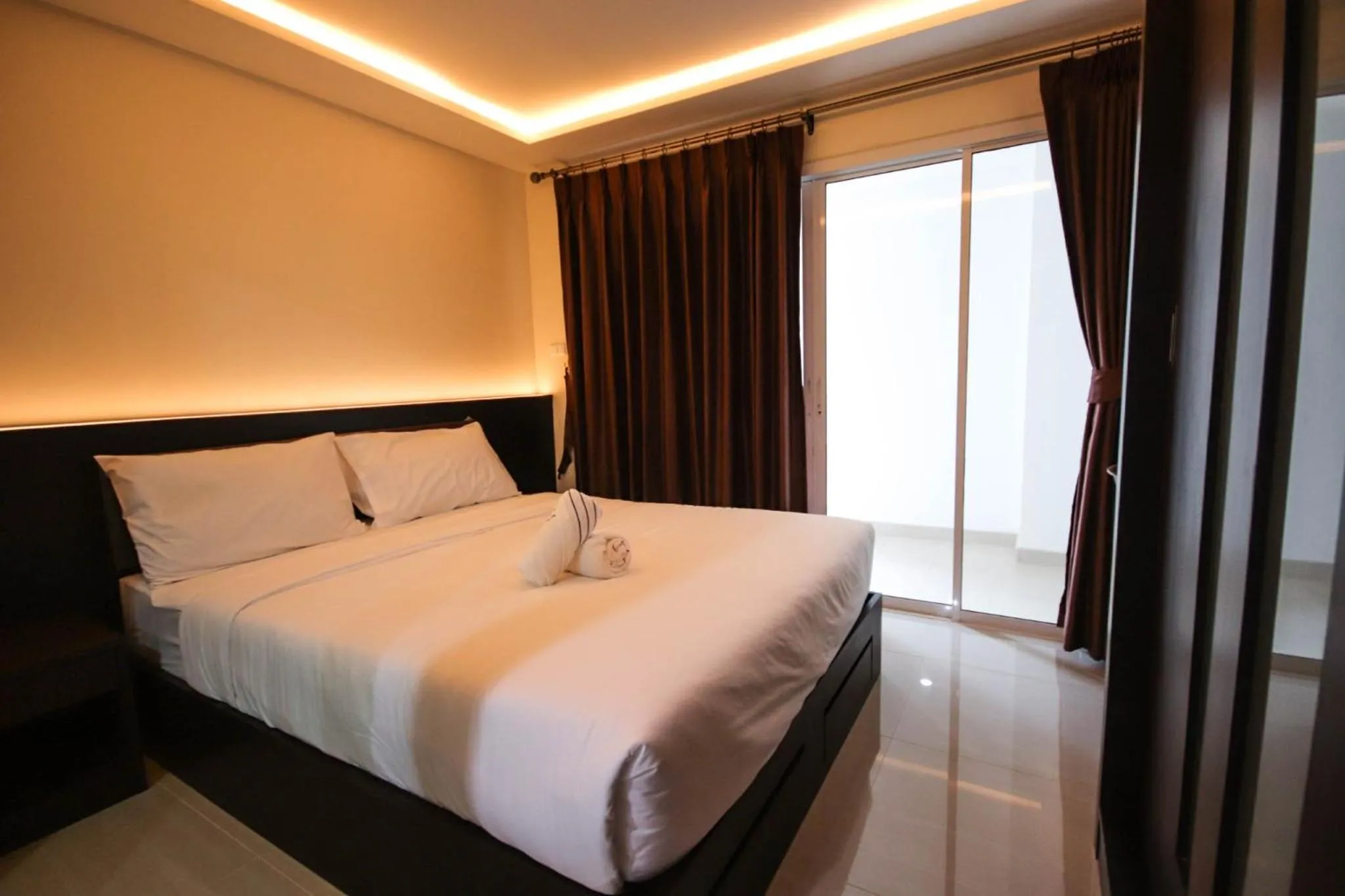 Bed in The Cosy River