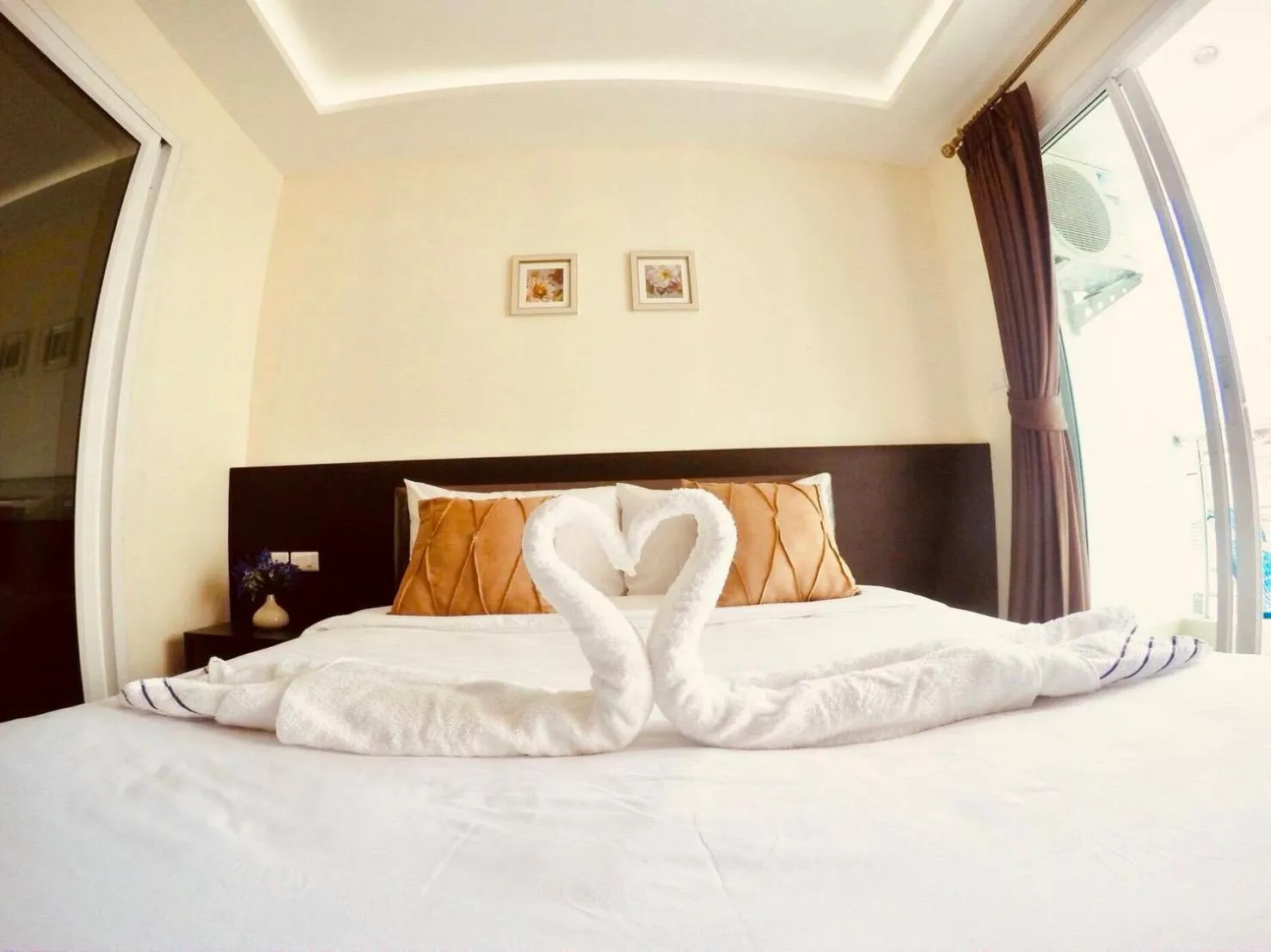 Bed in The Cosy River