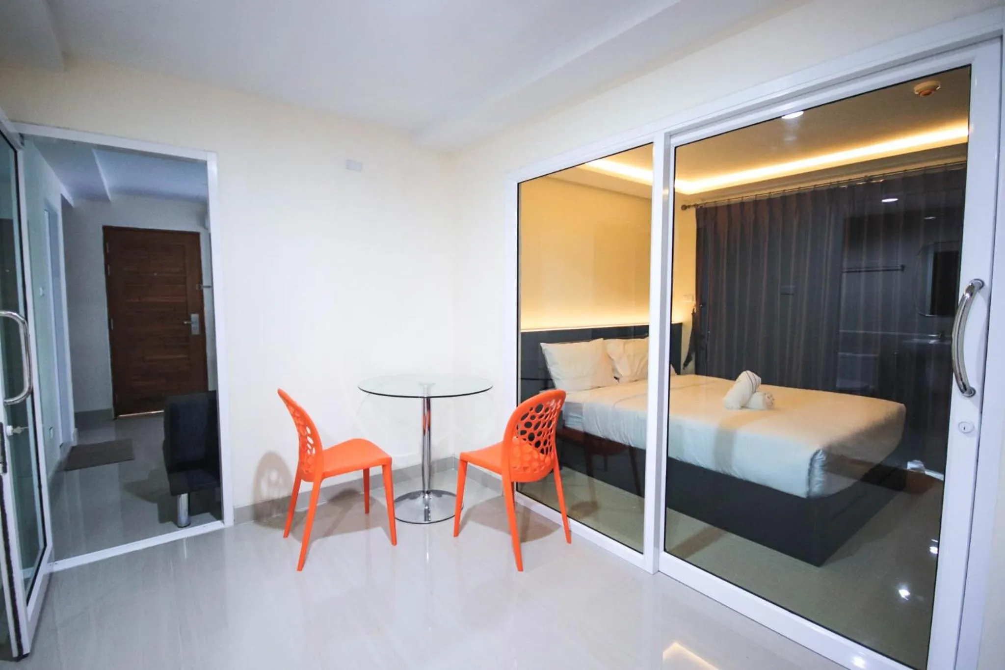 Photo of the whole room, Bed in The Cosy River