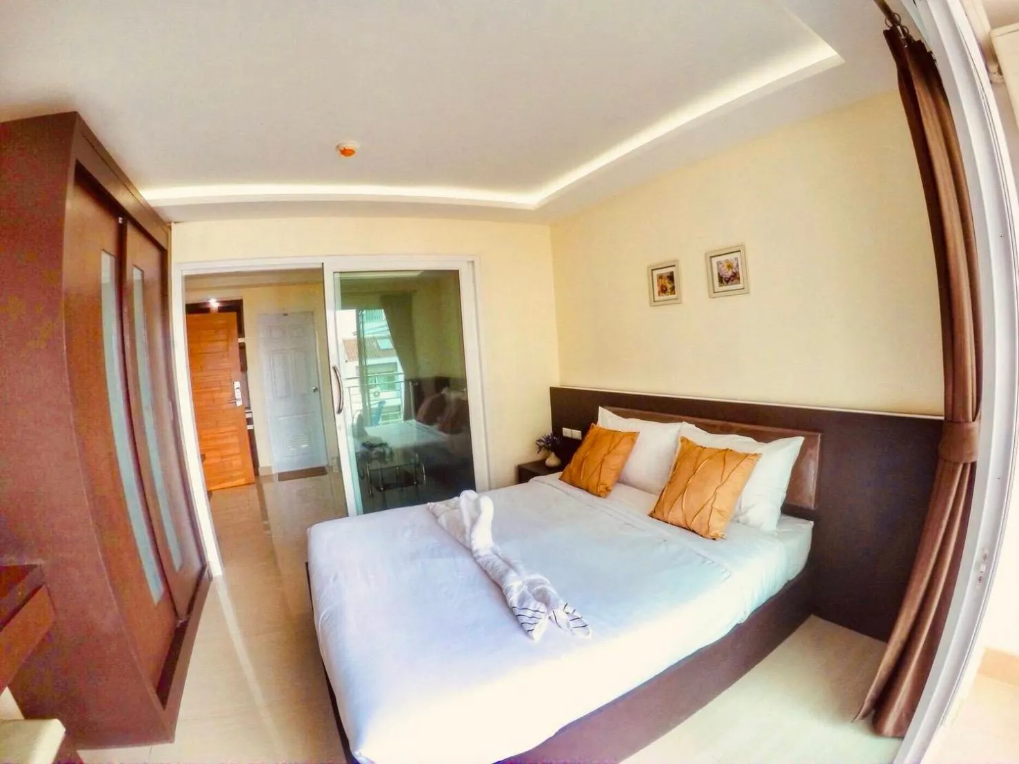 Bed in The Cosy River