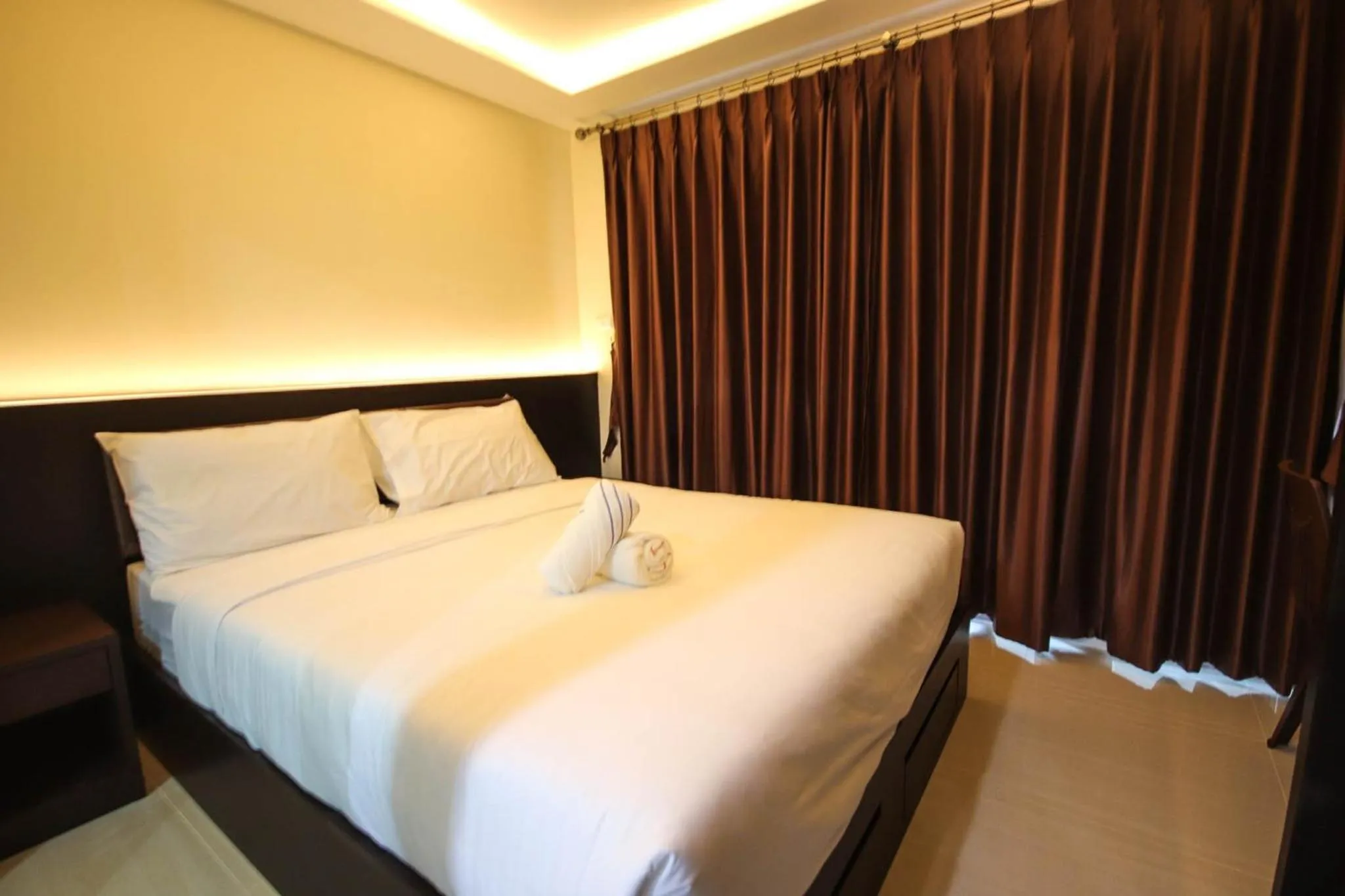 Bed in The Cosy River