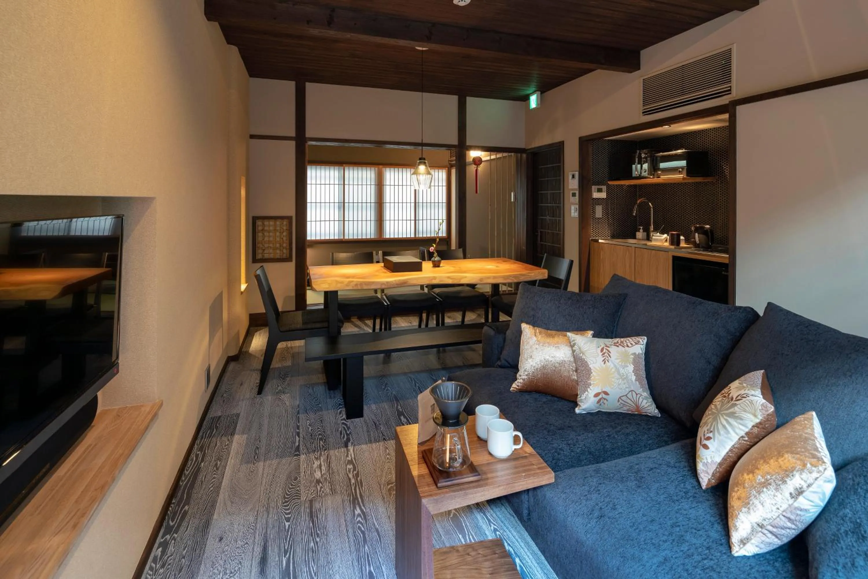 Living room in Ainotsuji Machiya House