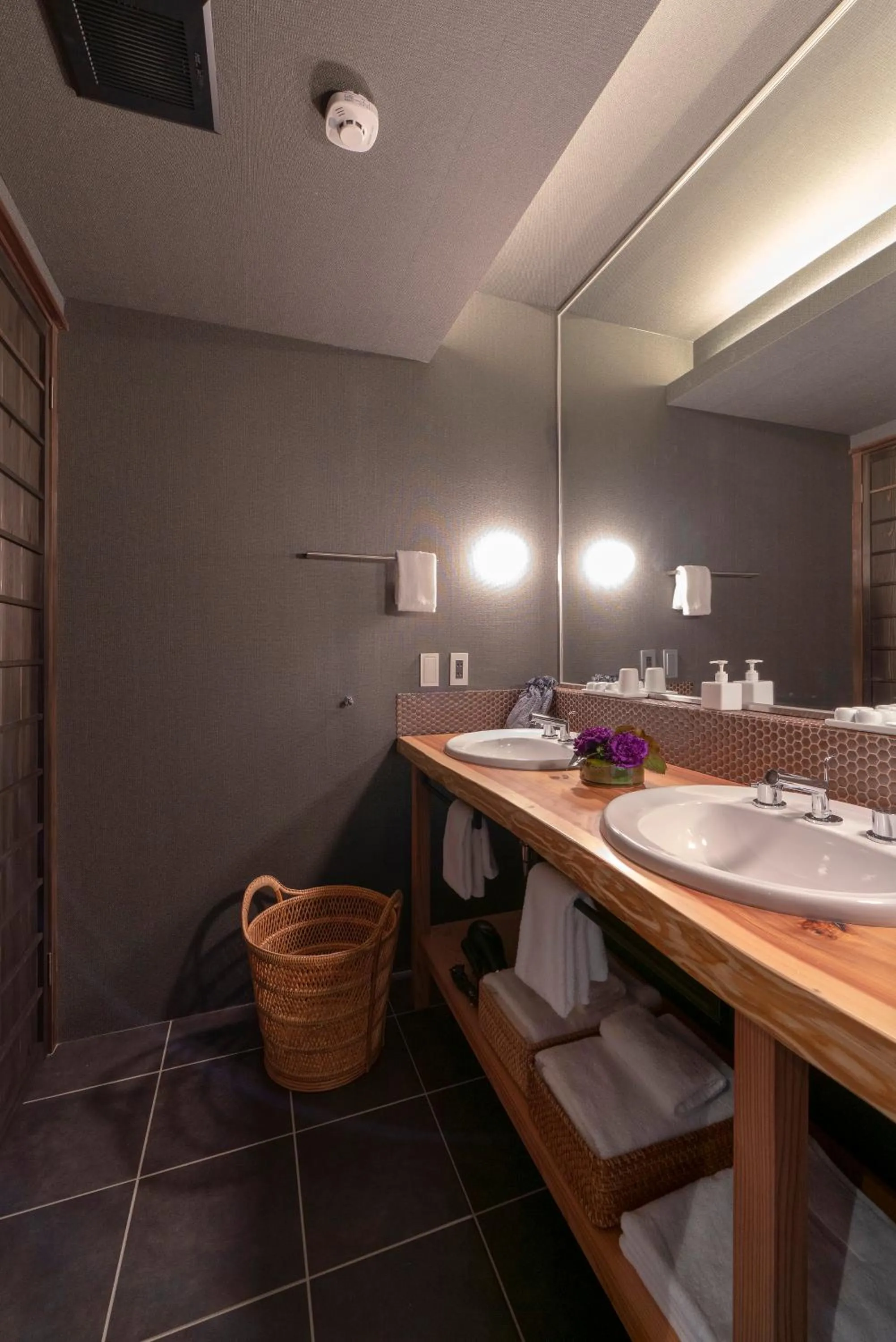 Bathroom in Ainotsuji Machiya House