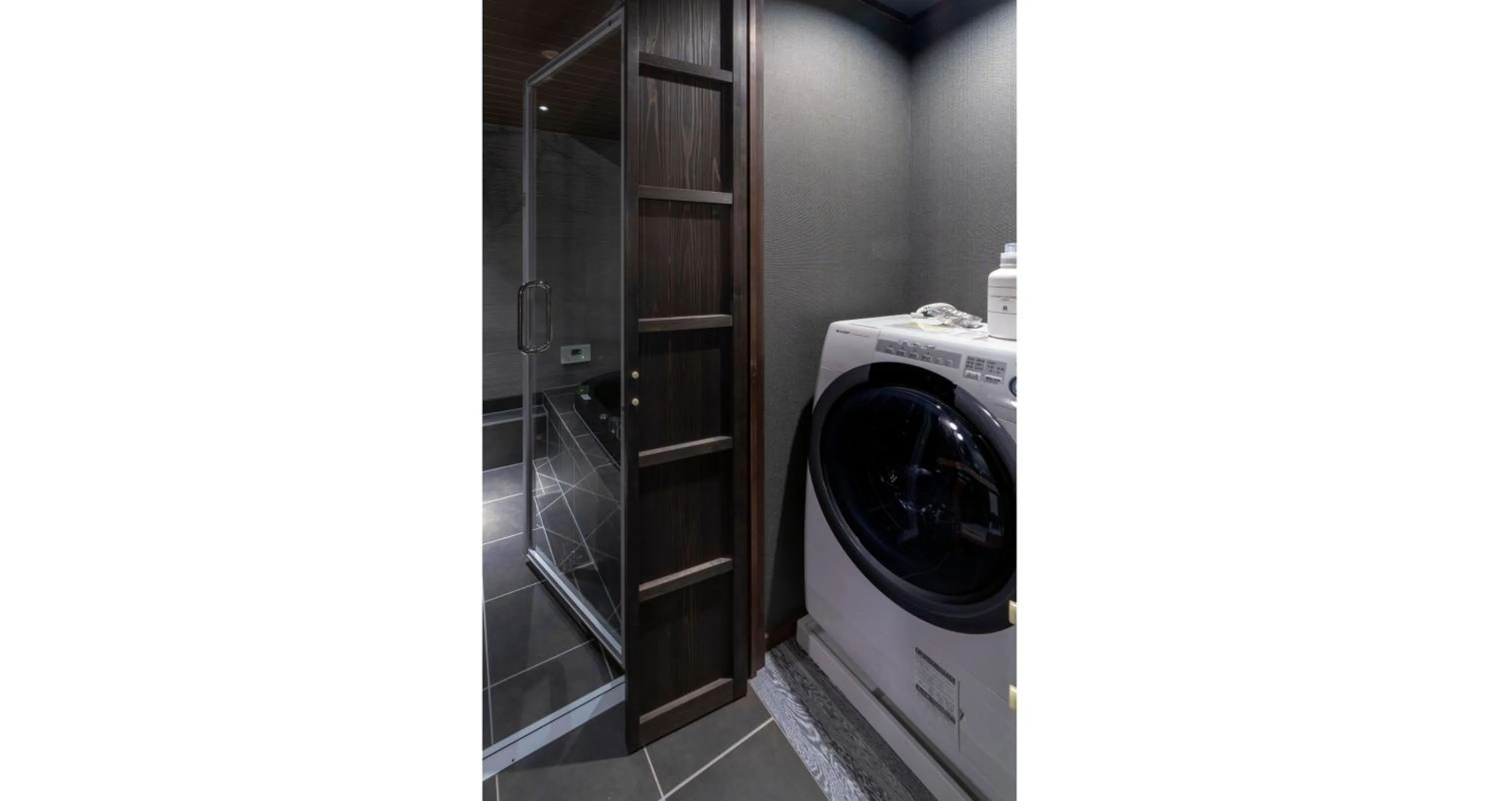 Area and facilities in Ainotsuji Machiya House