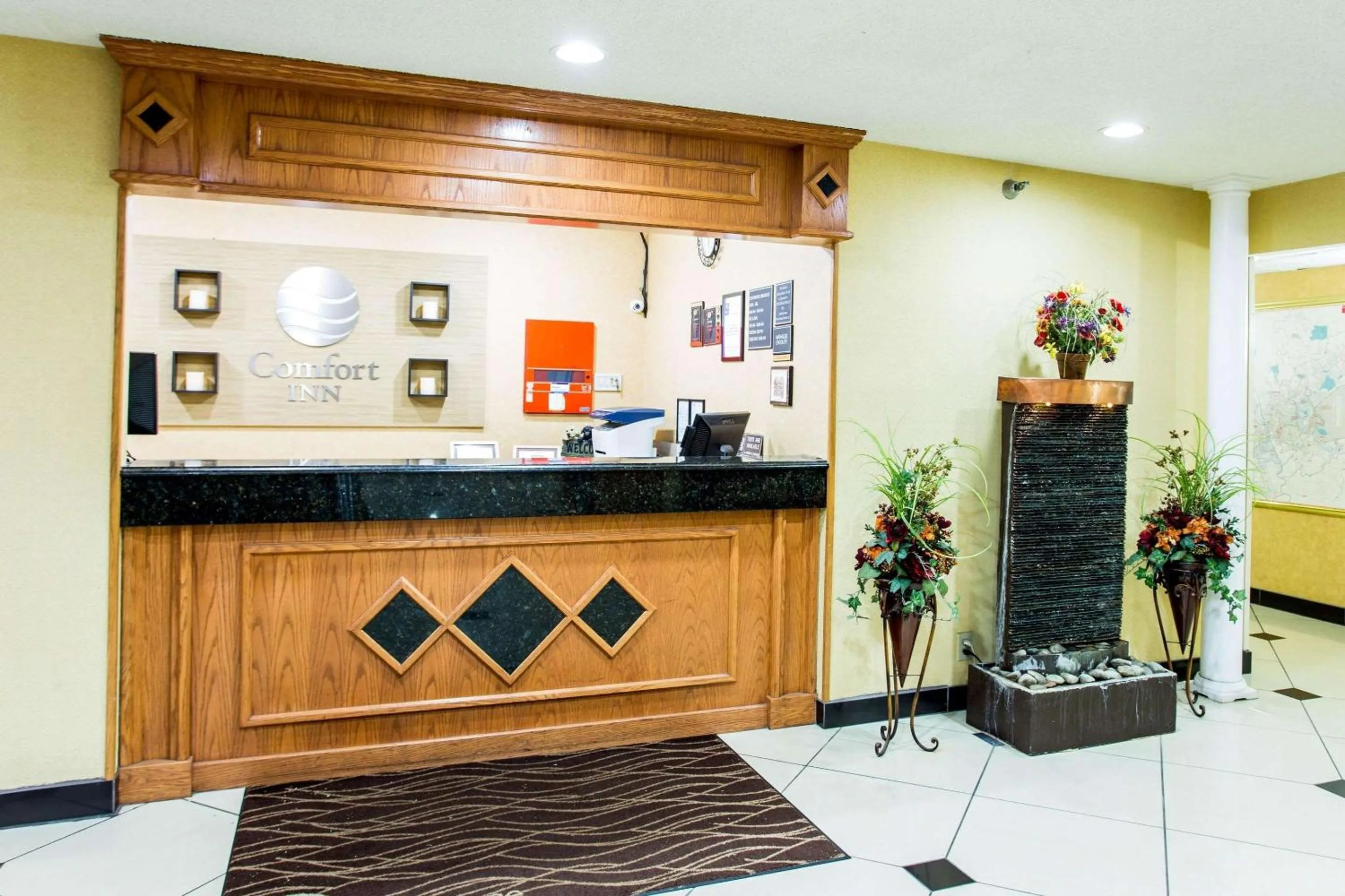 Lobby or reception in Comfort Inn Columbia West