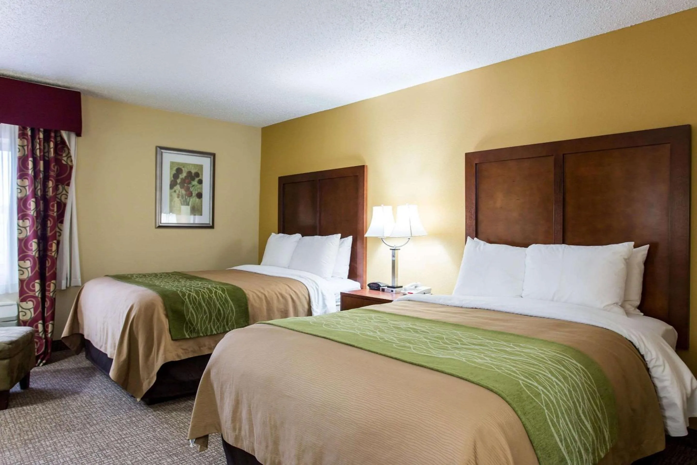 Photo of the whole room, Bed in Comfort Inn Columbia West