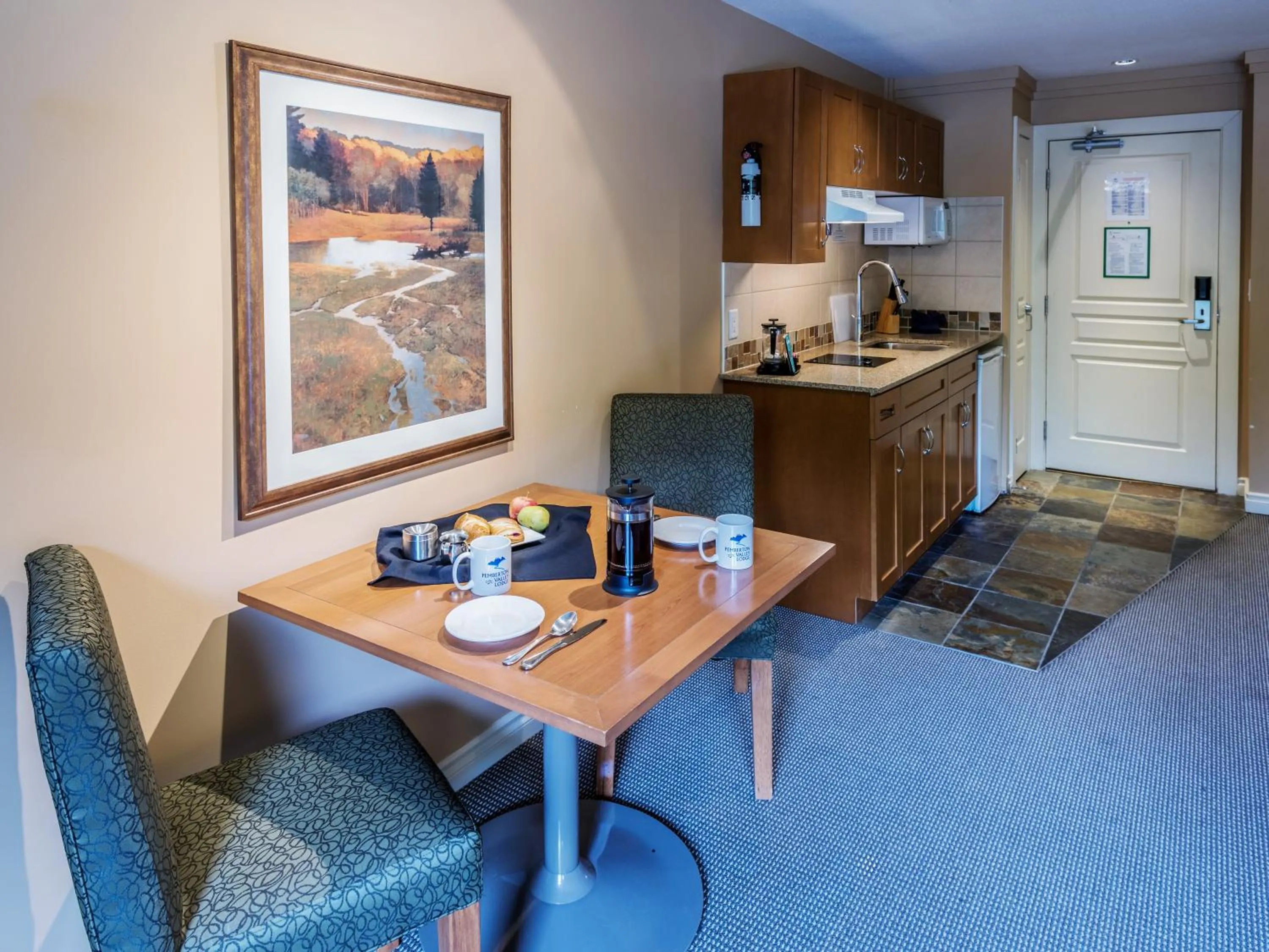 Kitchen or kitchenette in Pemberton Valley Lodge