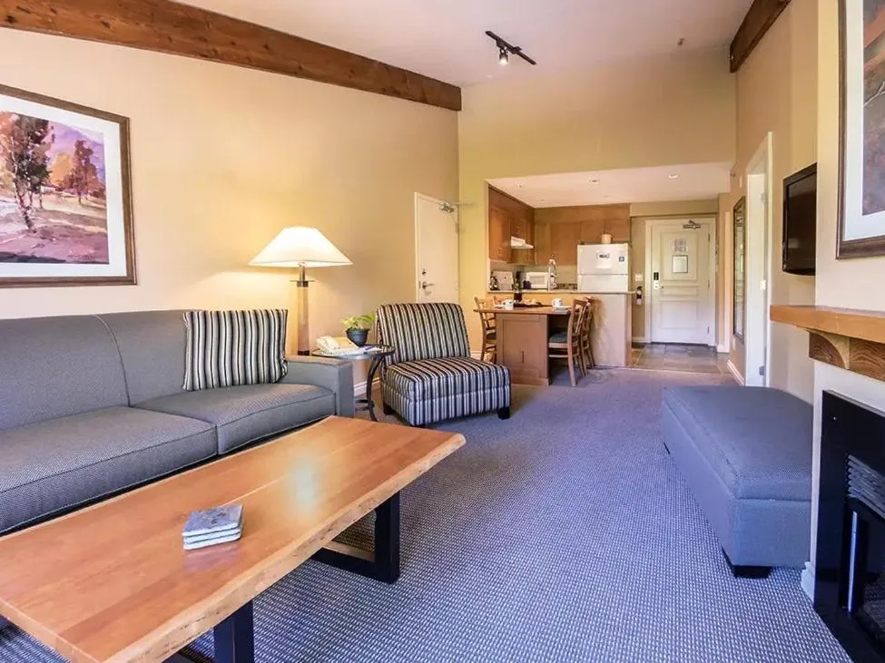 Living room in Pemberton Valley Lodge
