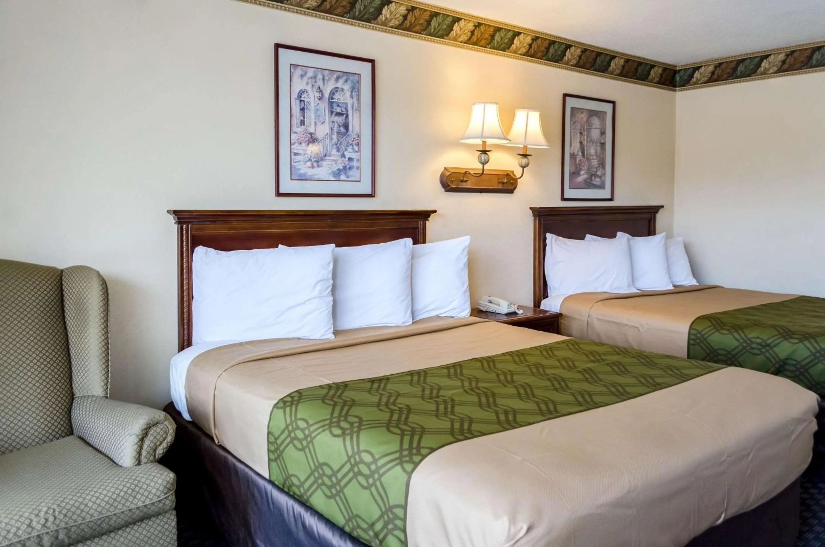 Bedroom, Bed in Rodeway Inn Vicksburg