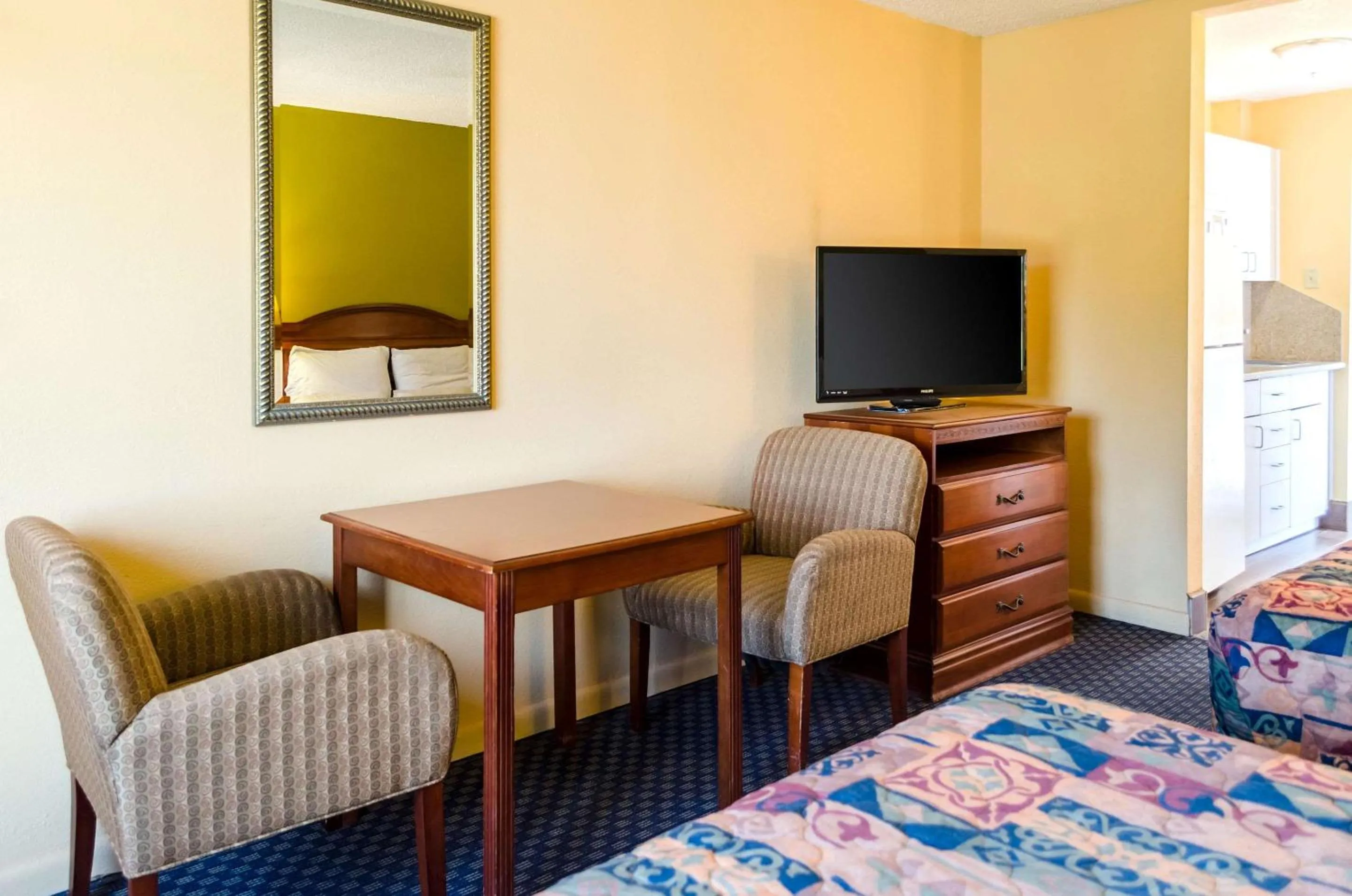 Bedroom, Bed in Rodeway Inn Vicksburg