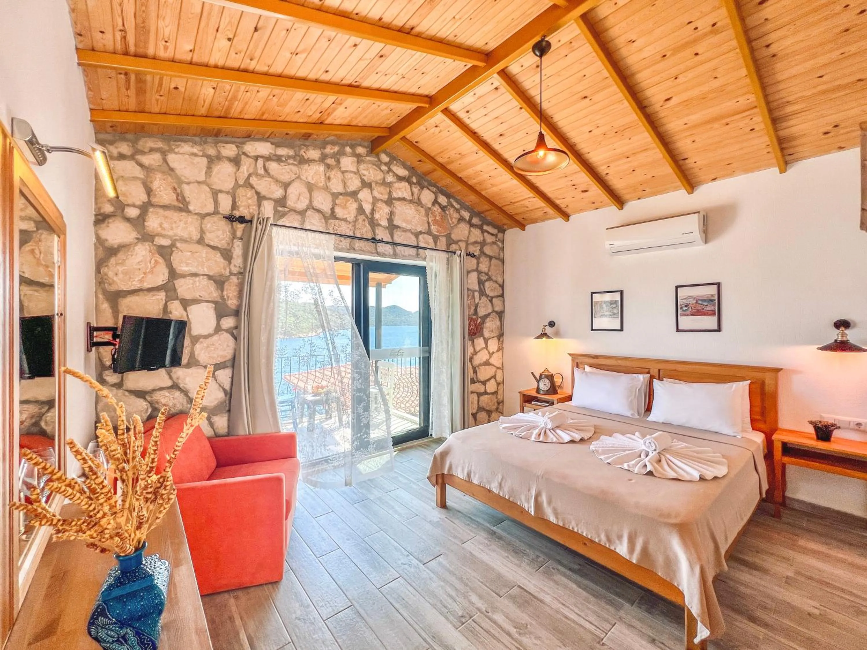 Bed in Kaş Köy Hotel